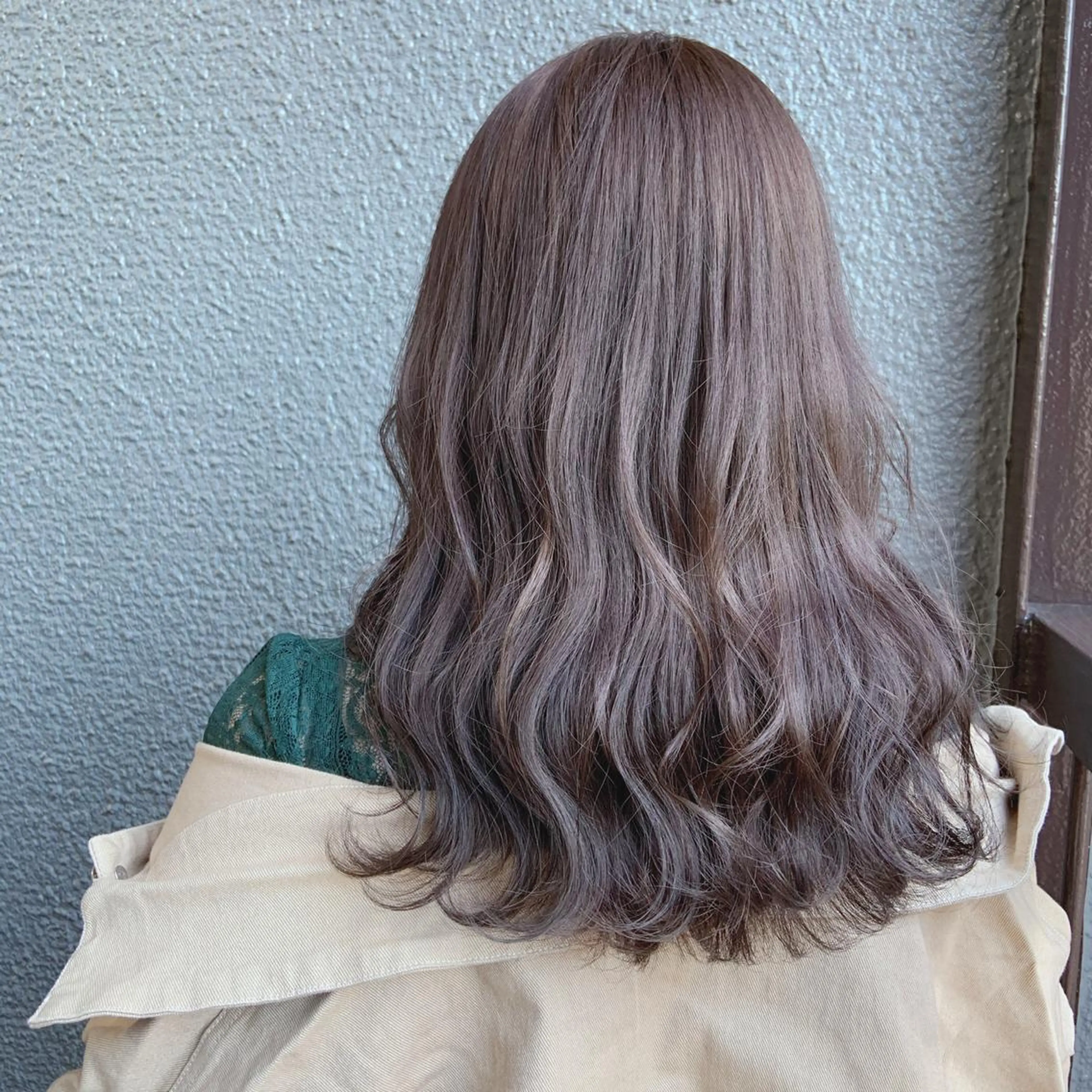 ロング カラー ベージュカラー ラベンダーカラー ラベンダーベージュ hair salon chic.所属・chic.エクステ. 艶カラー.miu🦊のヘアスタイル