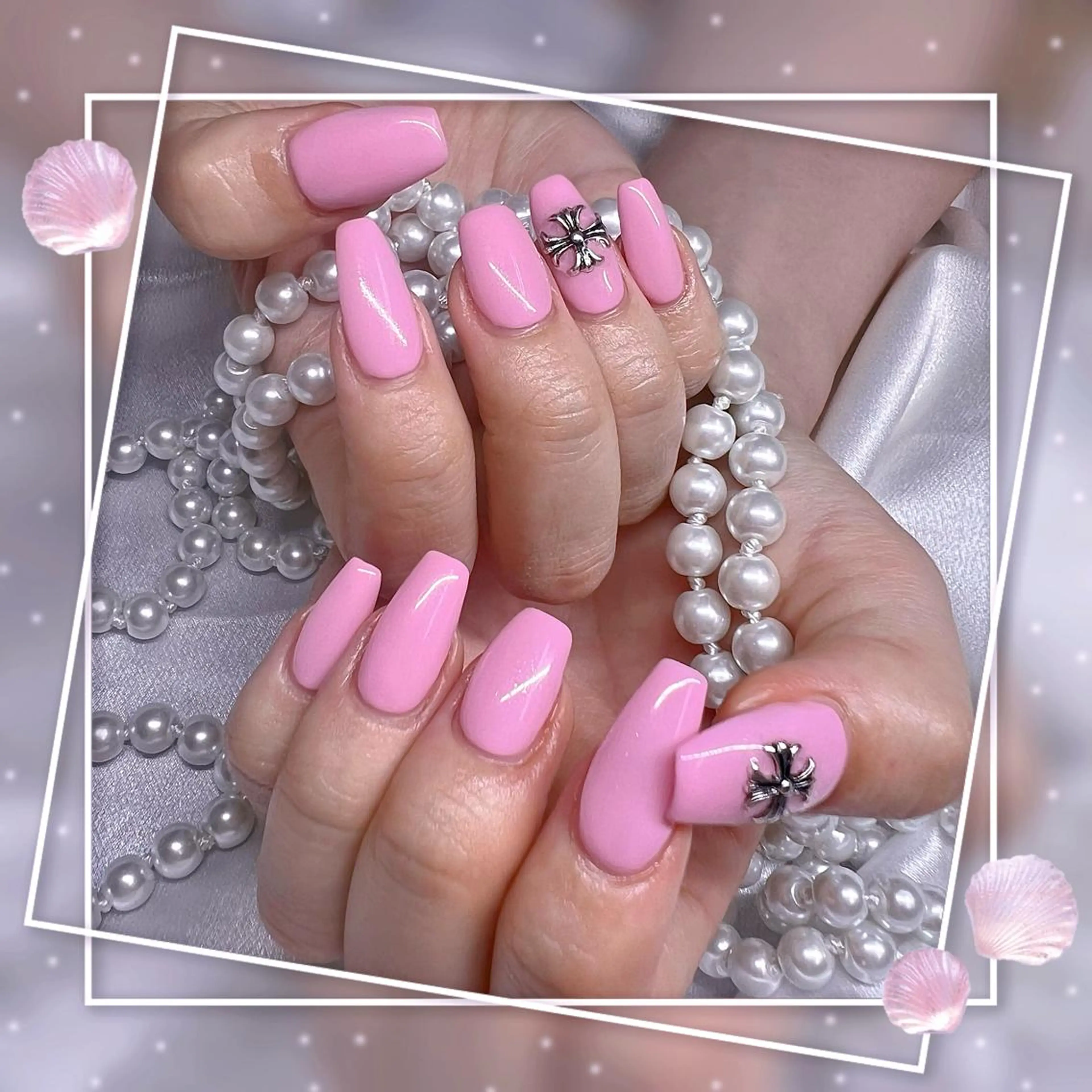 ネイル フレンチネイル キラキラネイル 韓国ネイル マグネットネイル マグネットフレンチ Chill Nailsalonのネイルデザイン