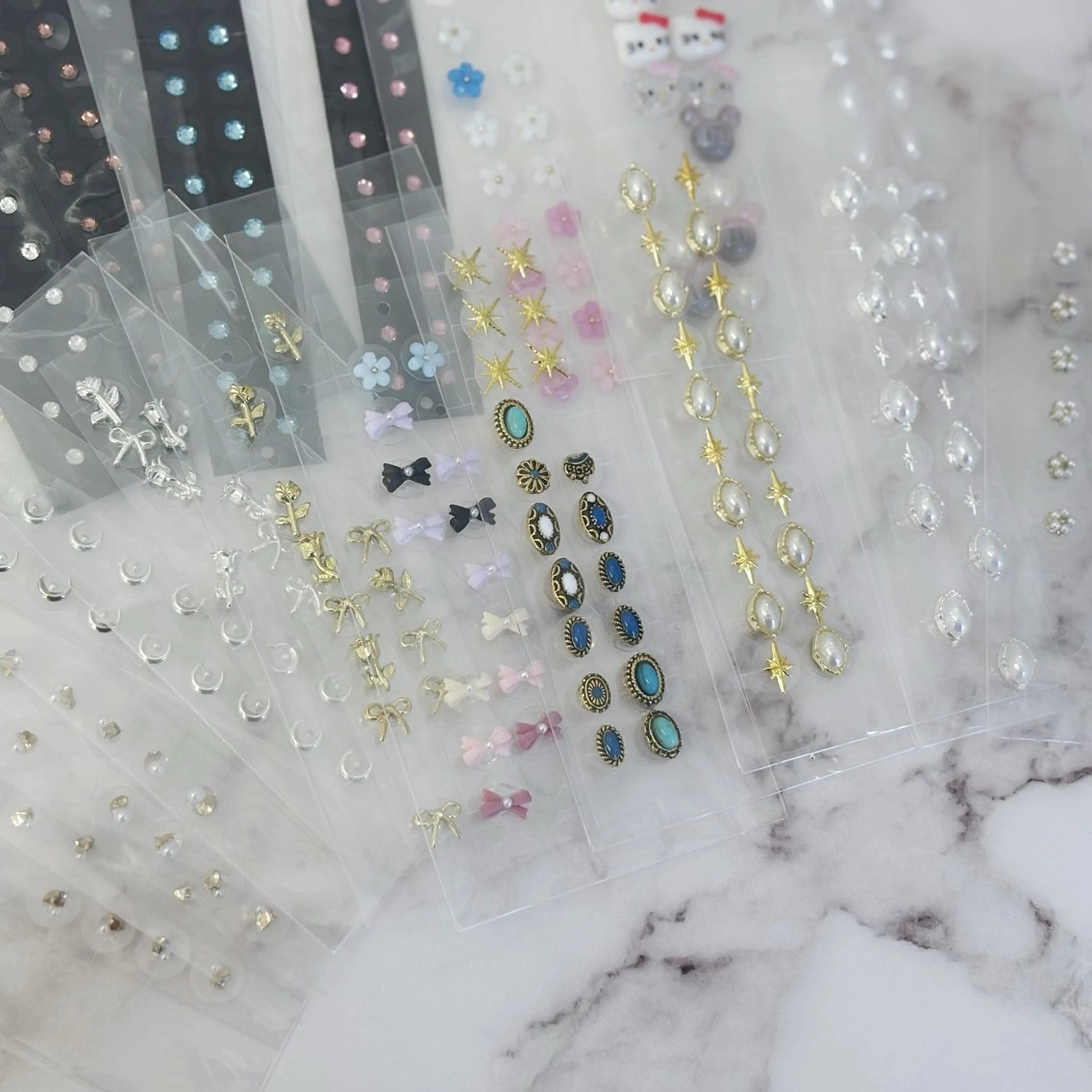 耳つぼジュエリー💎両耳6粒の写真