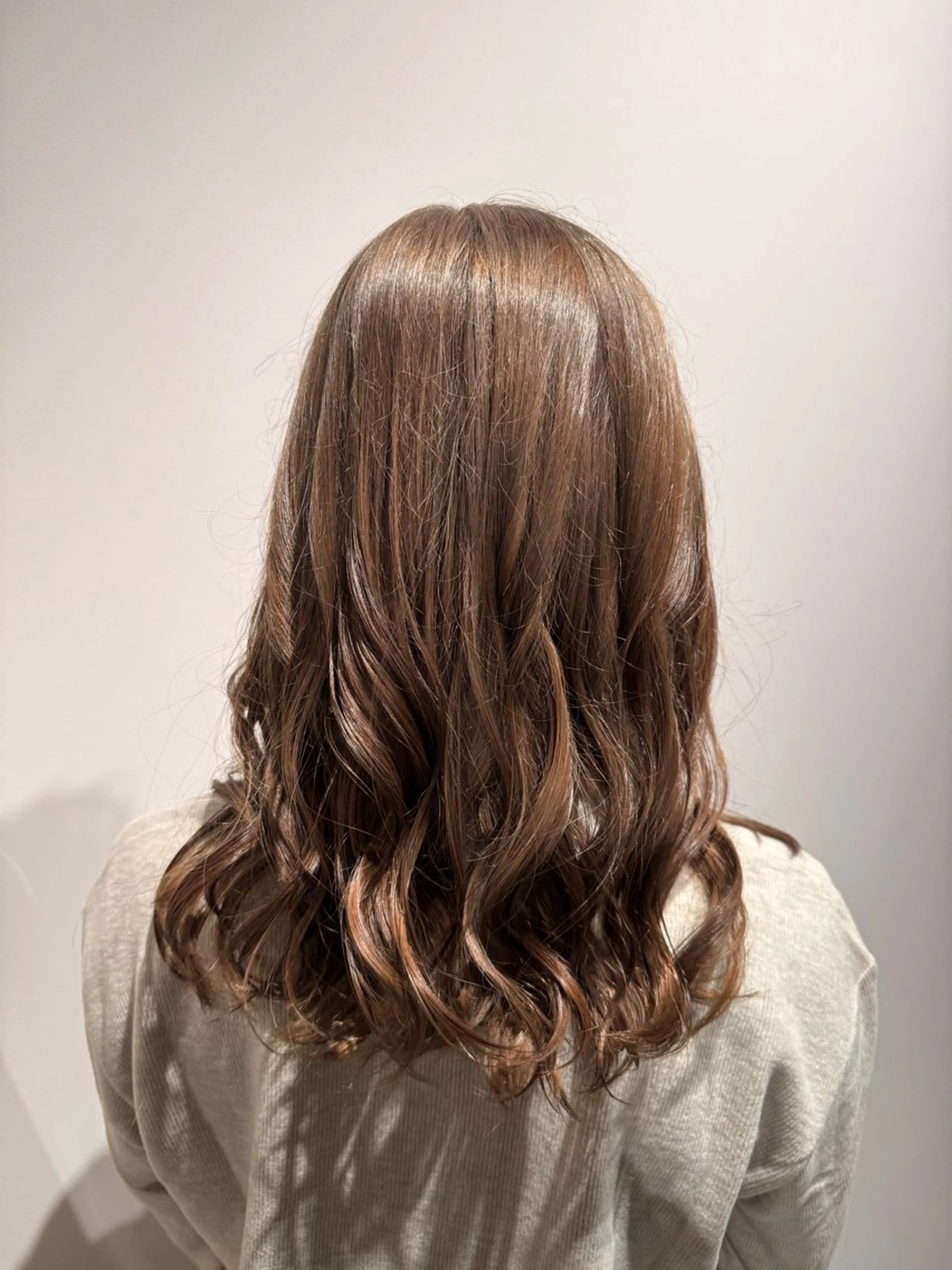 セミロング ヘアカラー トリートメント 井手上 陽菜のヘアスタイル