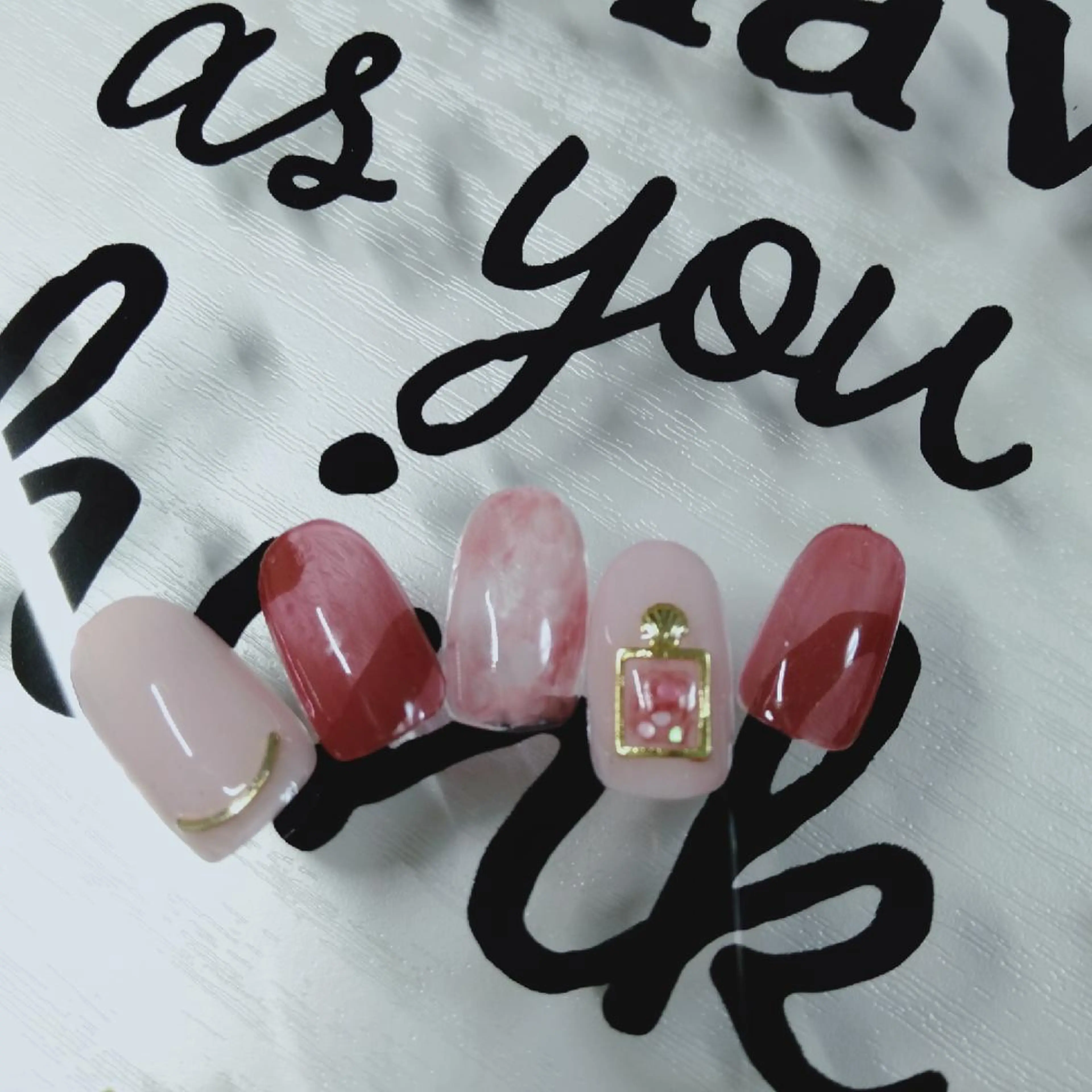 ネイル 爪工房ぱるっこ所属・川岡 香を里のネイルデザイン