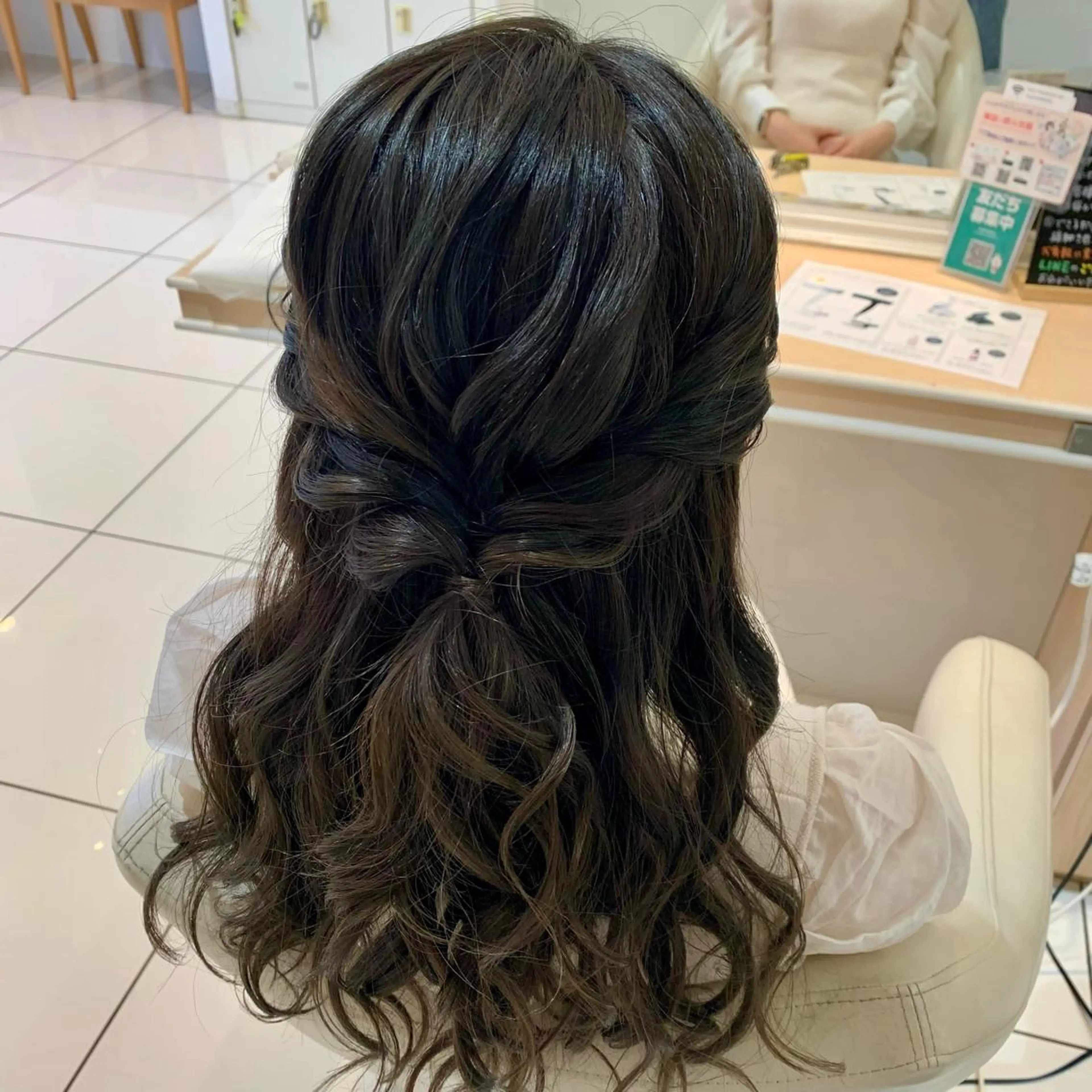 ロング ヘアアレンジ ヘアセット 宮永 璃沙のヘアスタイル