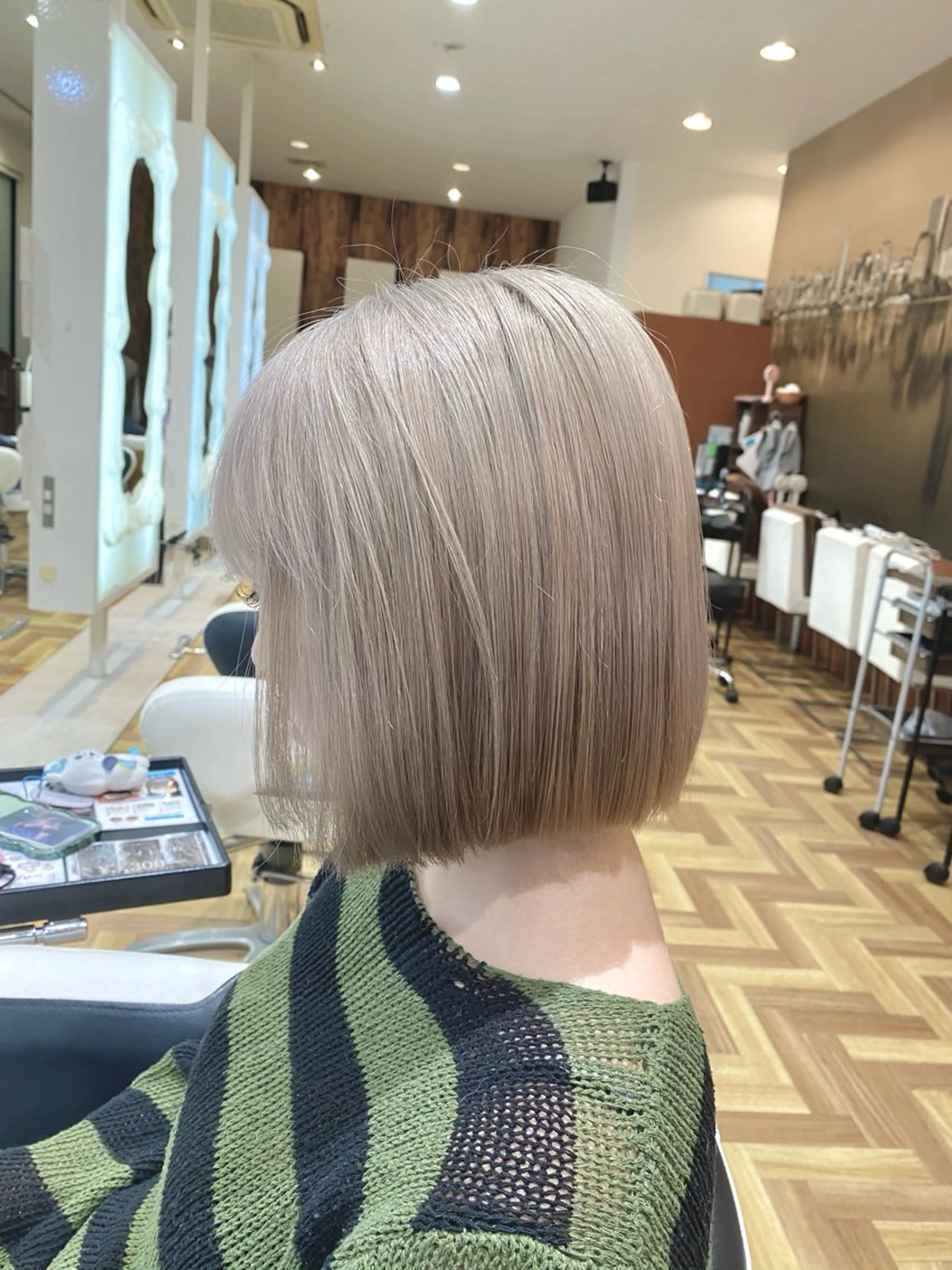ショート _WHITE難波店[アンダーバーホワイト]所属・難波/艶カラー/ 韓国風/中村嘉秀のヘアスタイル