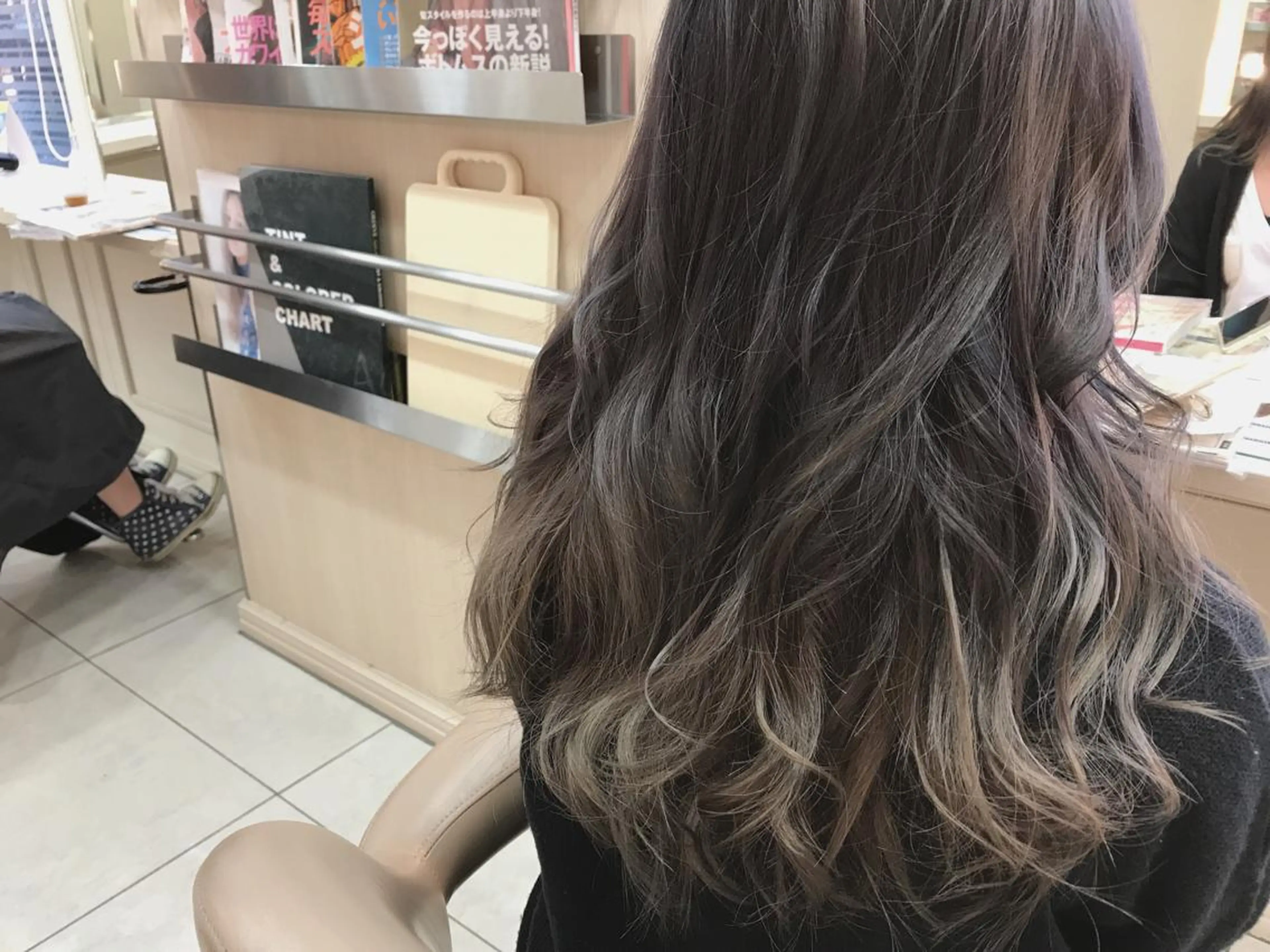 ロング カラー 吉岡 三四朗のヘアスタイル