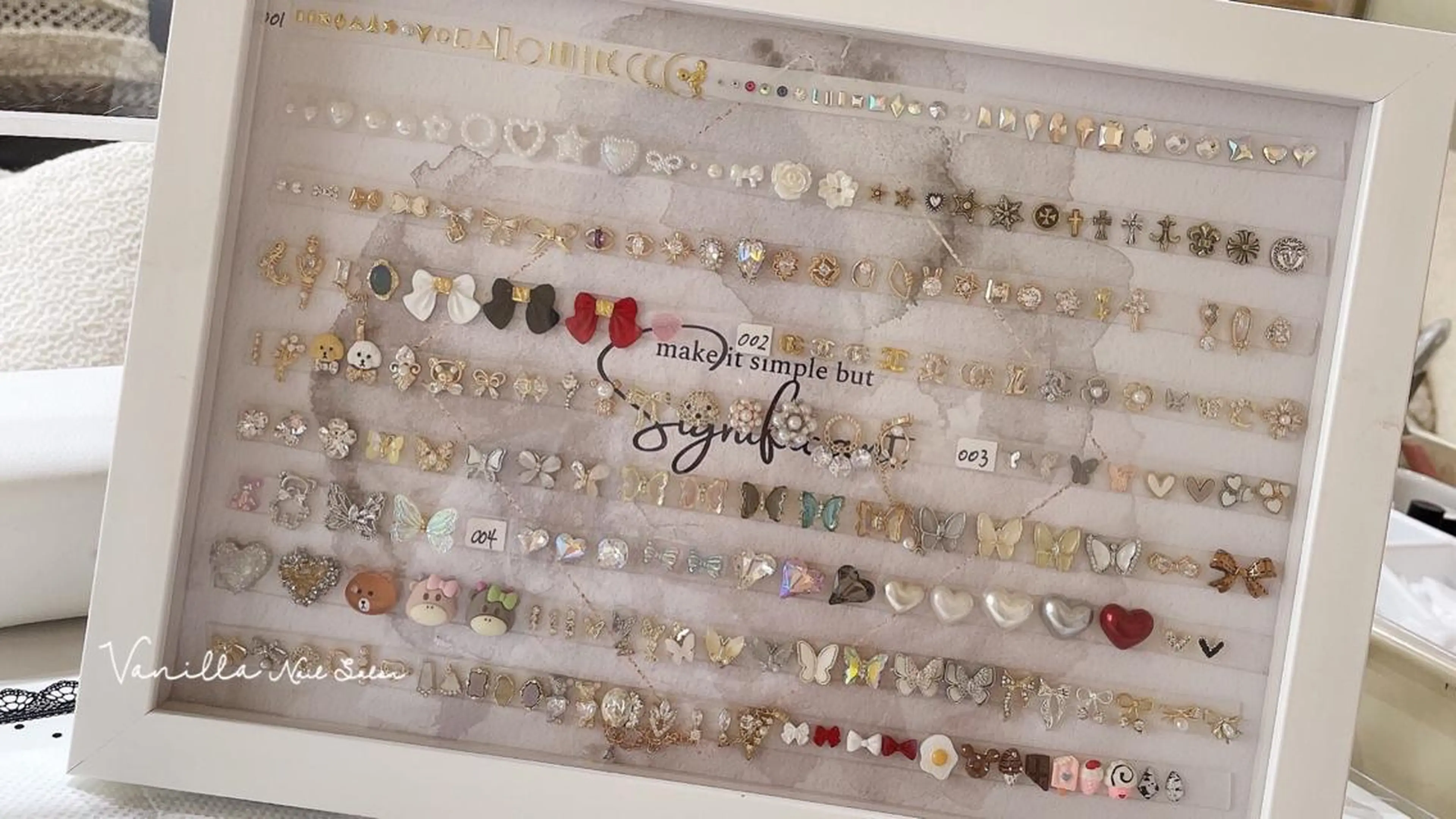 ネイル ストーンネイル Vanilla ネイルサロン　西川口のネイルデザイン