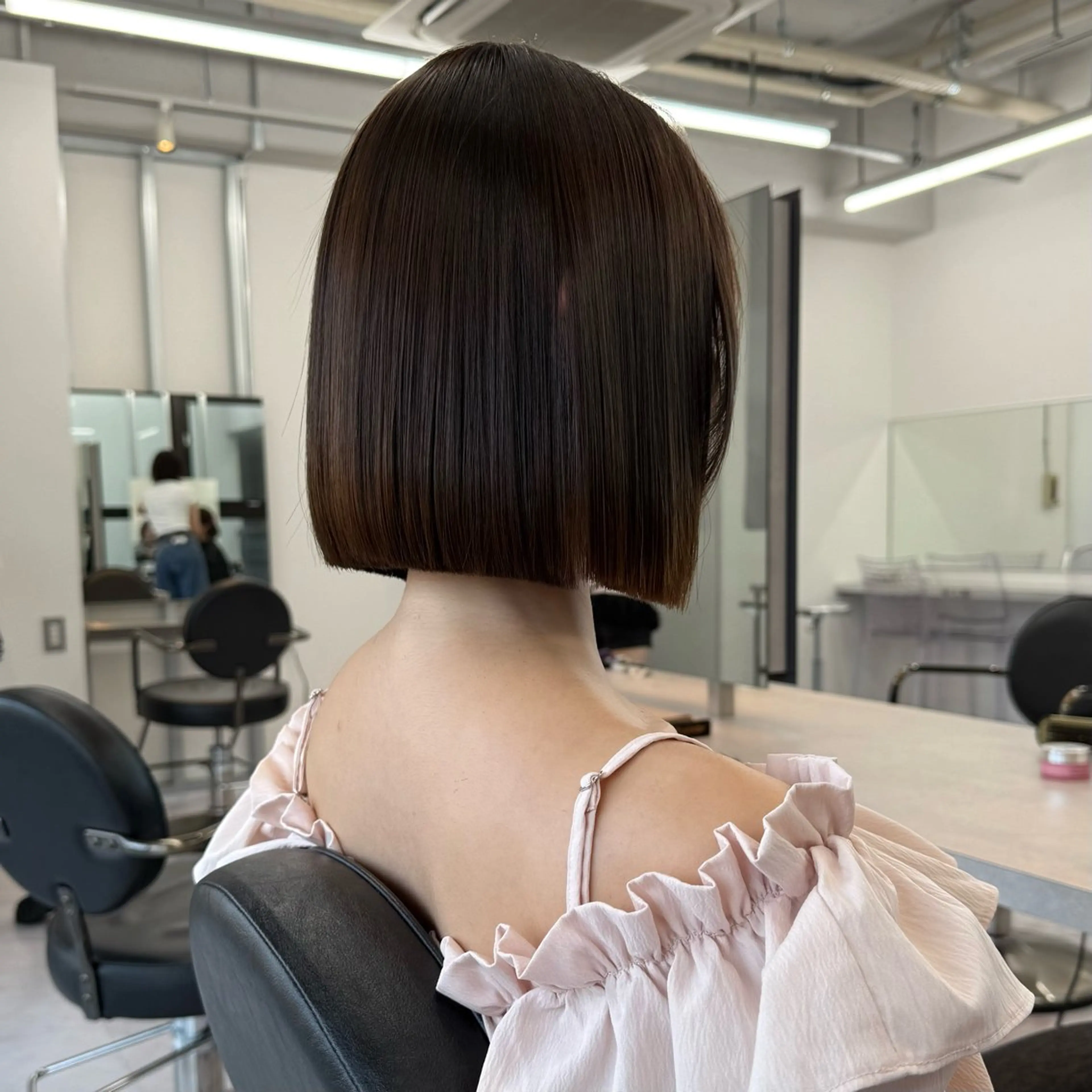 ミディアム ケアカラー ボブ 髪質改善 縮毛矯正 トリートメント カット ヘアカラー 縮毛矯正 鍋田/ vivie/ 縮毛矯正/レイヤーのヘアスタイル