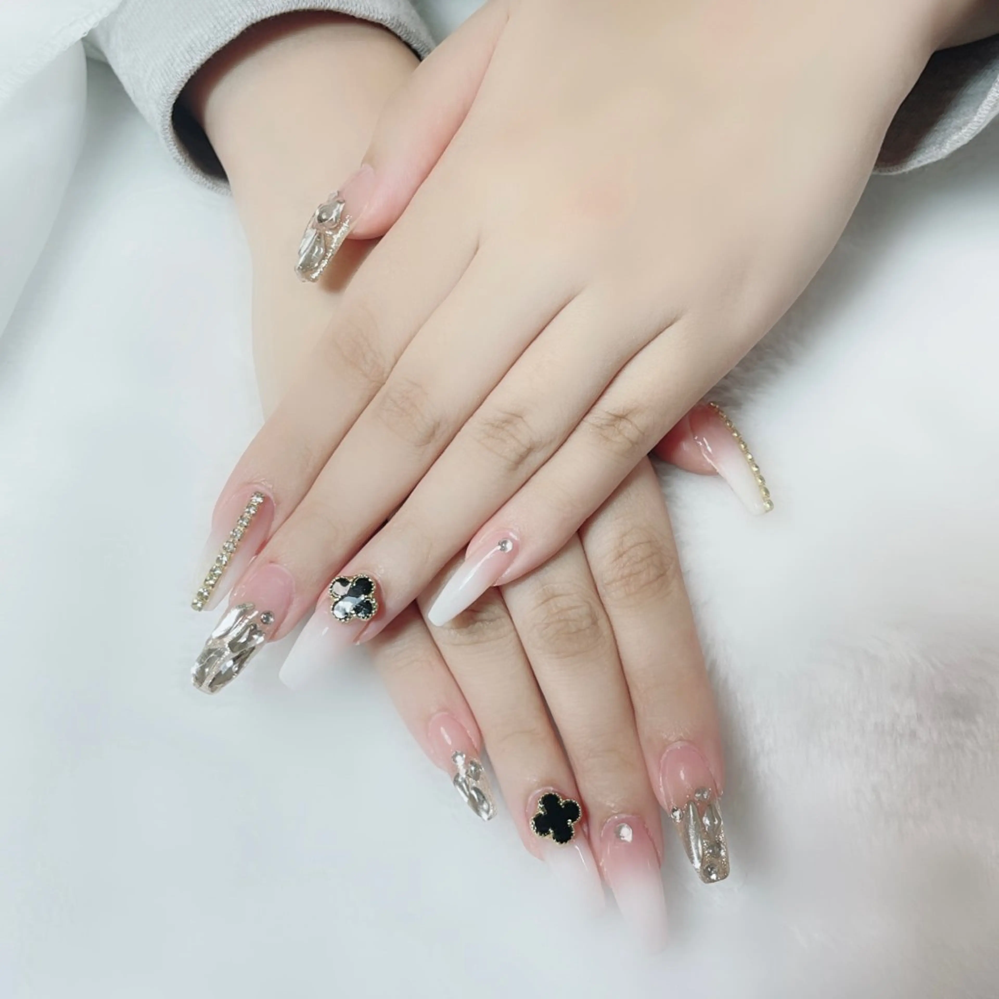 ネイル Amina nail salonのネイルデザイン