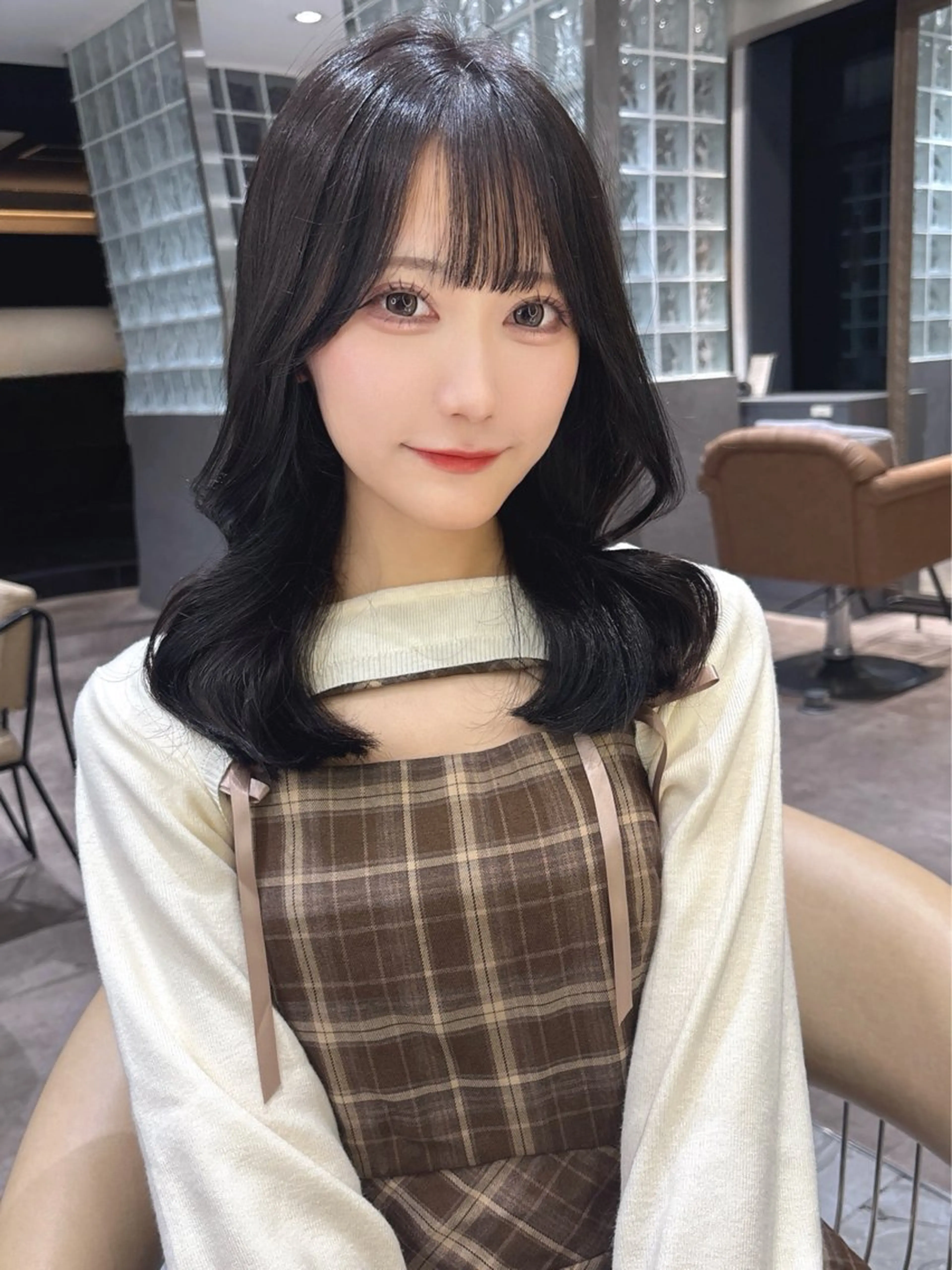 セミロング カット ヘアカラー トリートメント 顔周り\透明感カラ ー\まりんのヘアスタイル