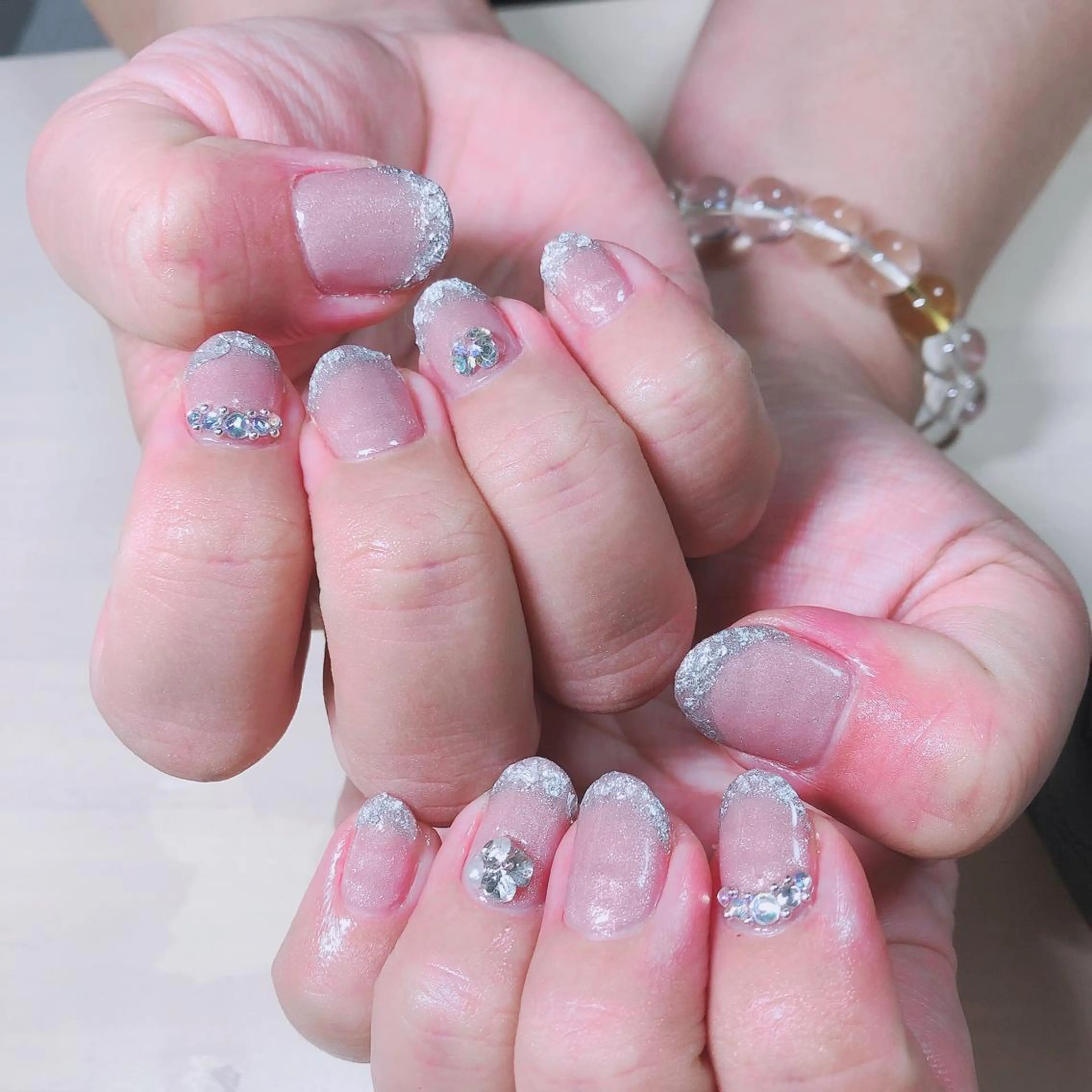 ネイル フレンチネイル ガラスフレンチ 結城 怜菜のネイルデザイン