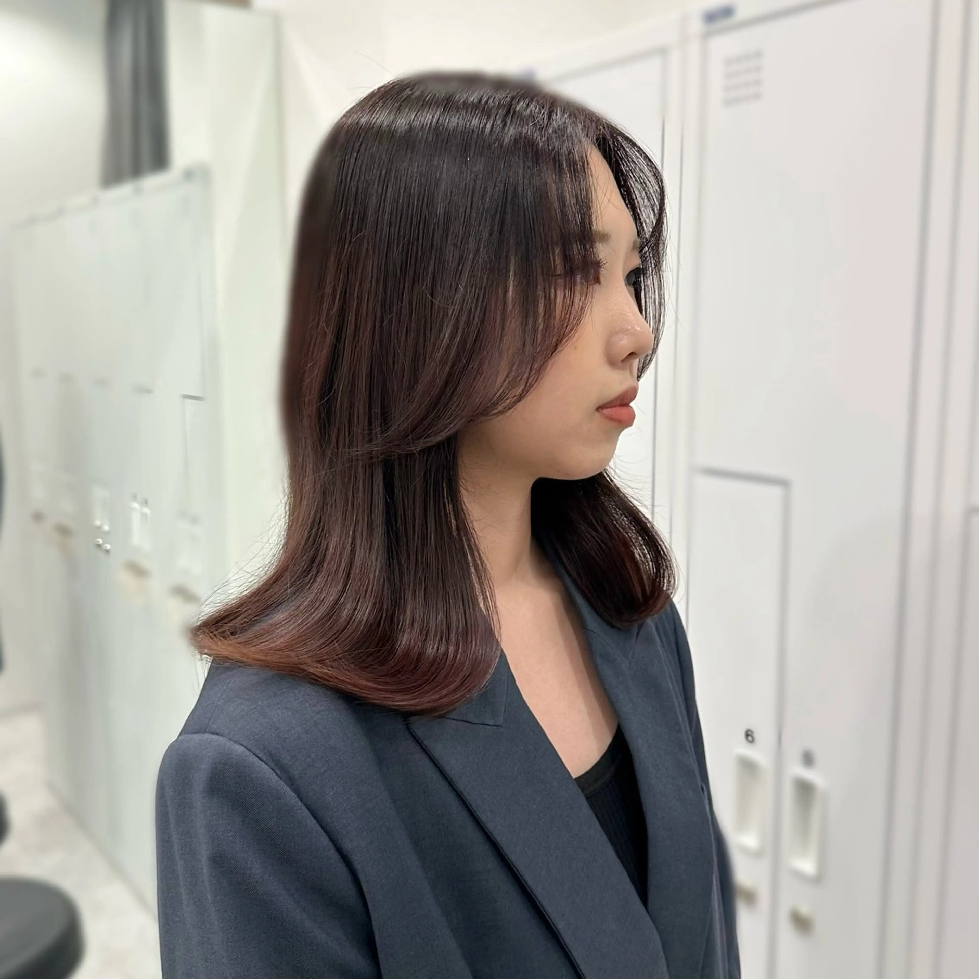 カラー 秋永 鈴のヘアスタイル