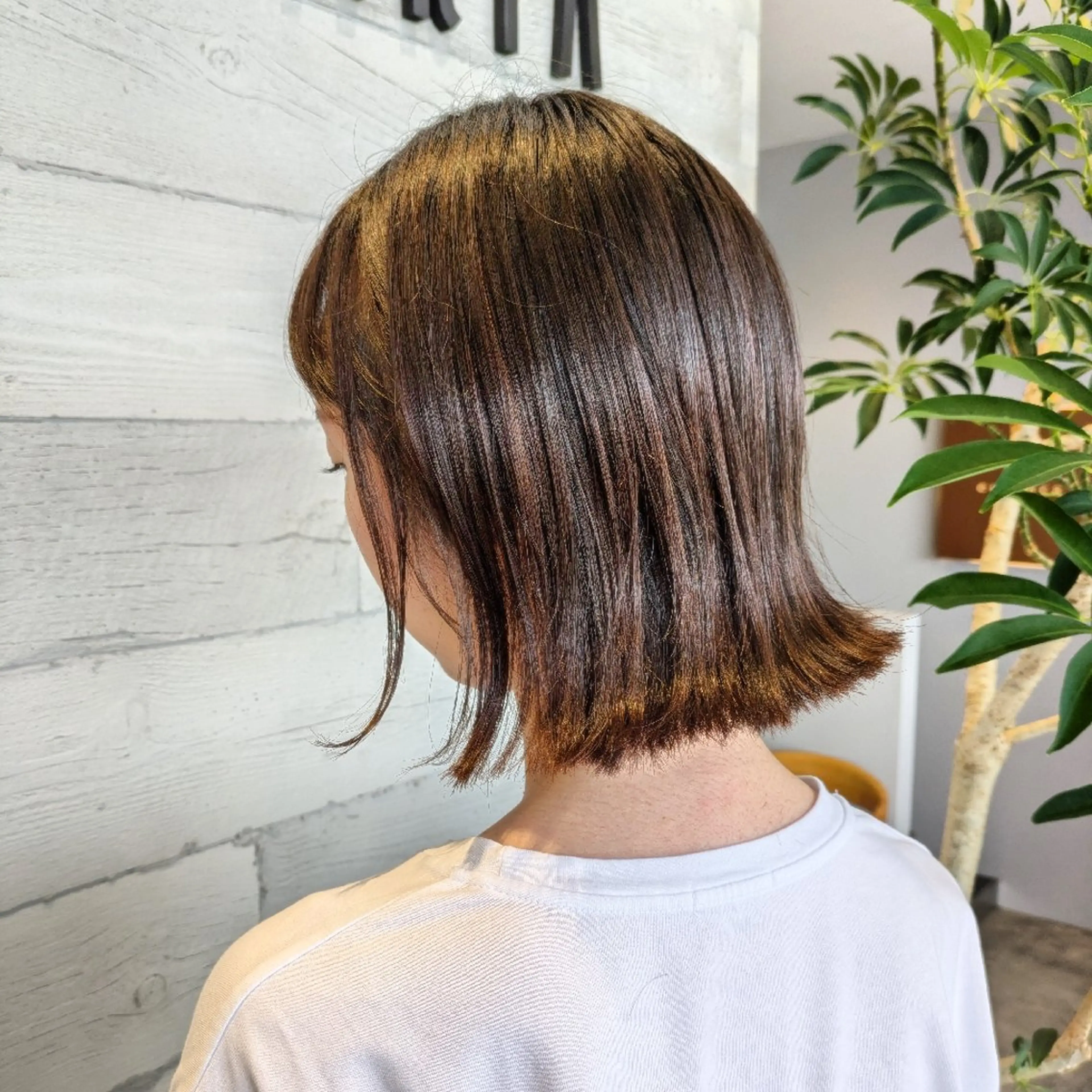 ミディアム ボブ 外ハネヘア カット 山田 愛のヘアスタイル