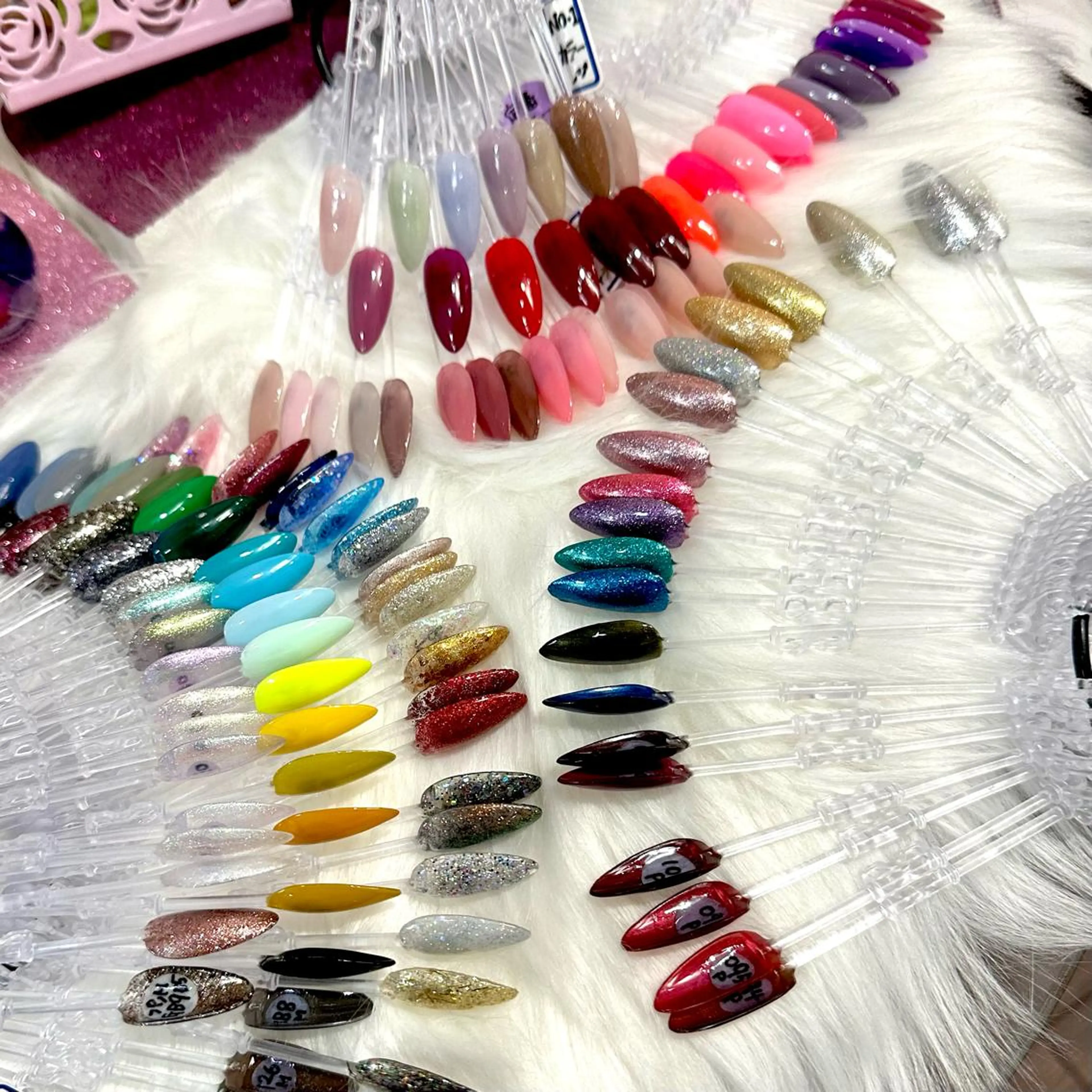 ネイル ハンドネイル ガールネイルサロン所属・ガール　ネイルサロン 垣内　英里のネイルデザイン