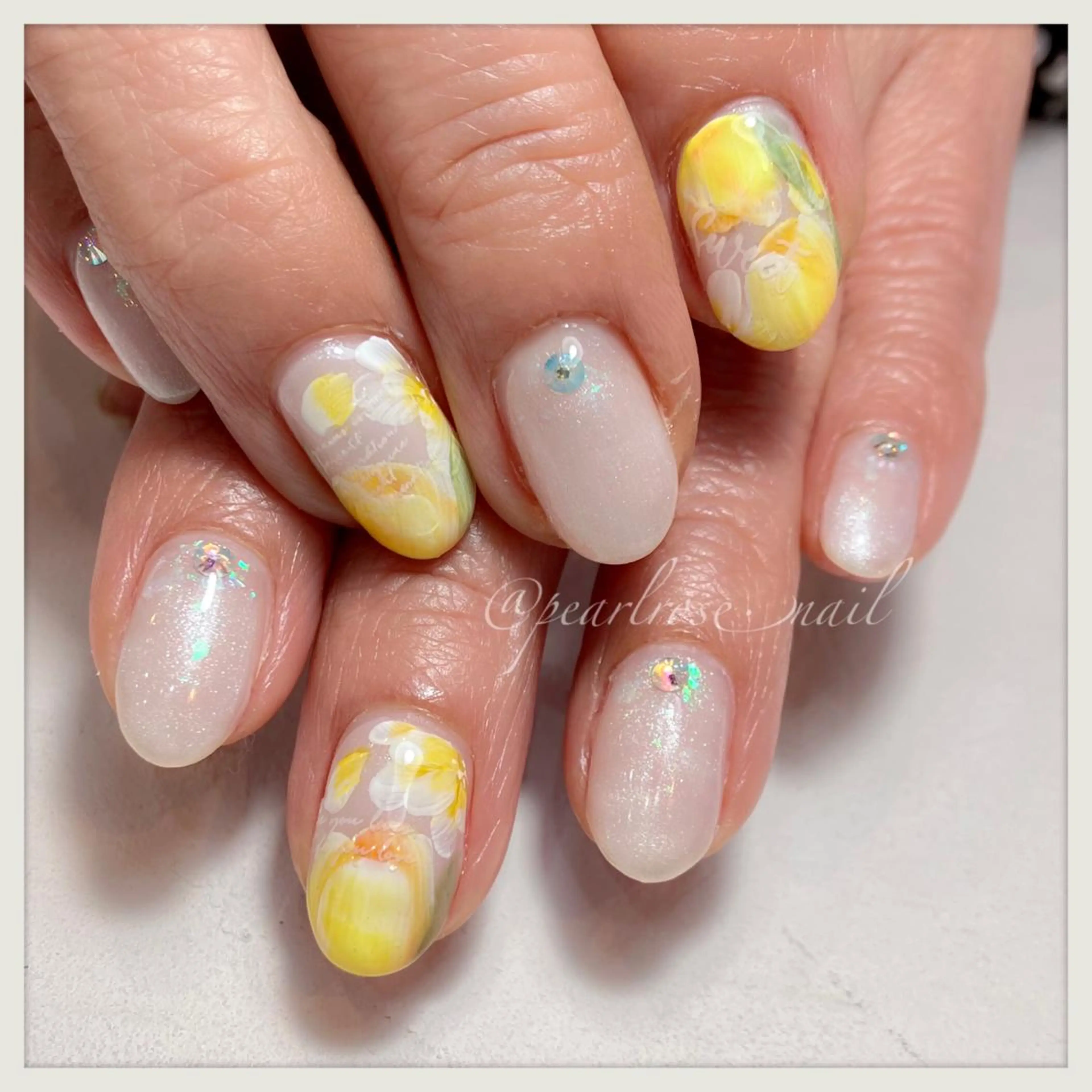 ネイル 黄色 ハンドネイル Beauty salon Ryu・ange所属・RyuAnge リュアンジュのその他イメージ