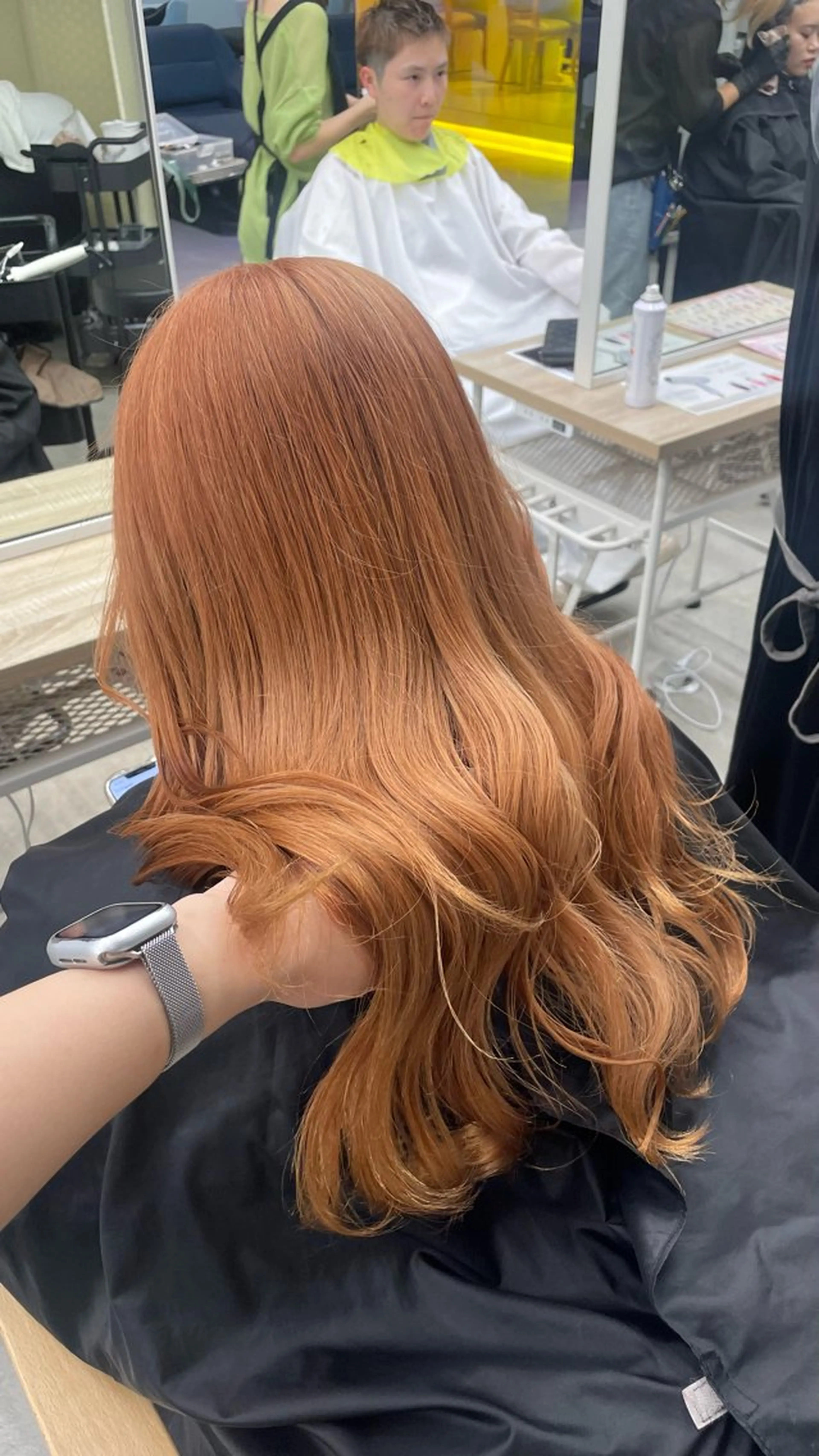 ロング カラー クルミ/ 💕ワンホンネイルのネイルデザイン