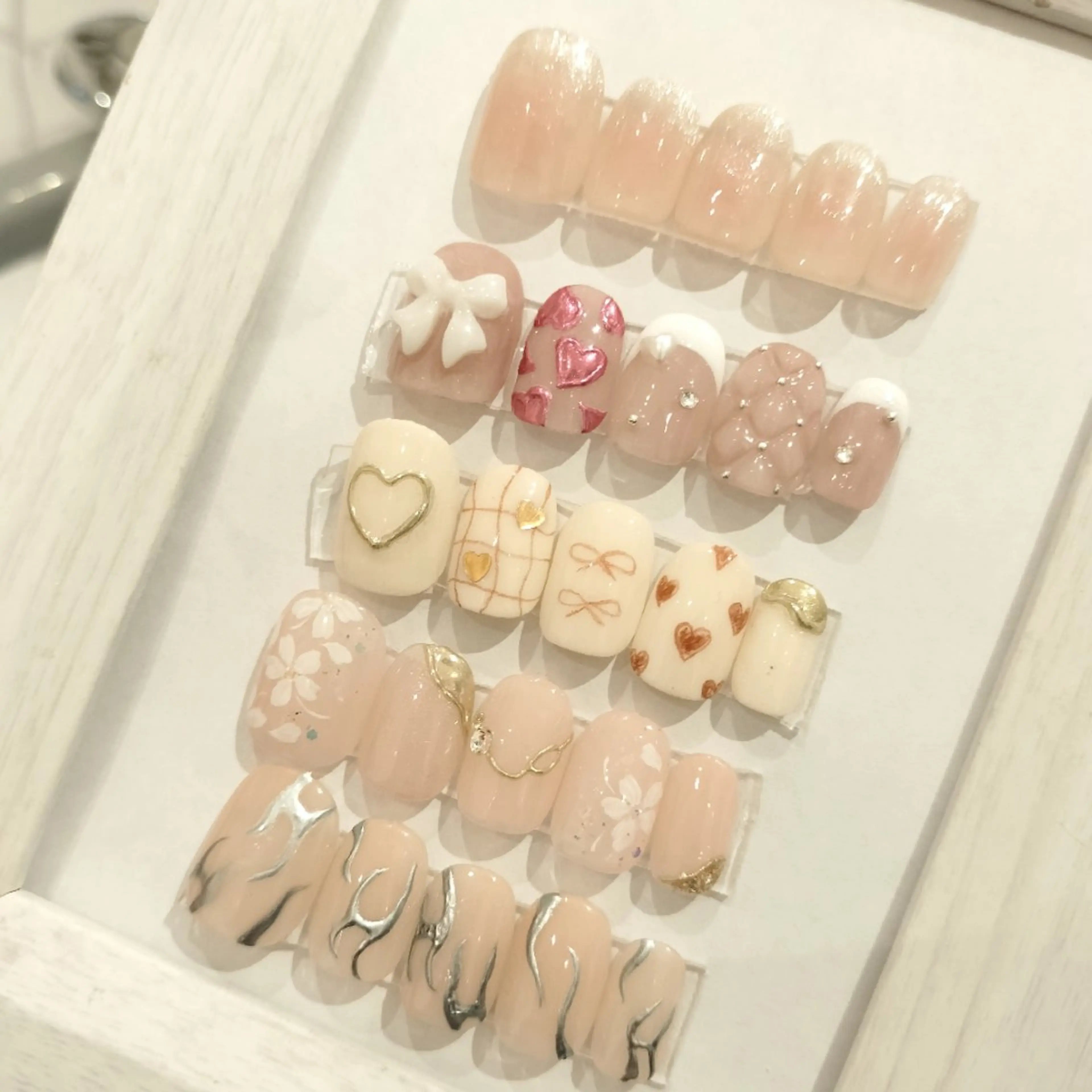 ネイル pool🦄 miyamoto.のネイルデザイン