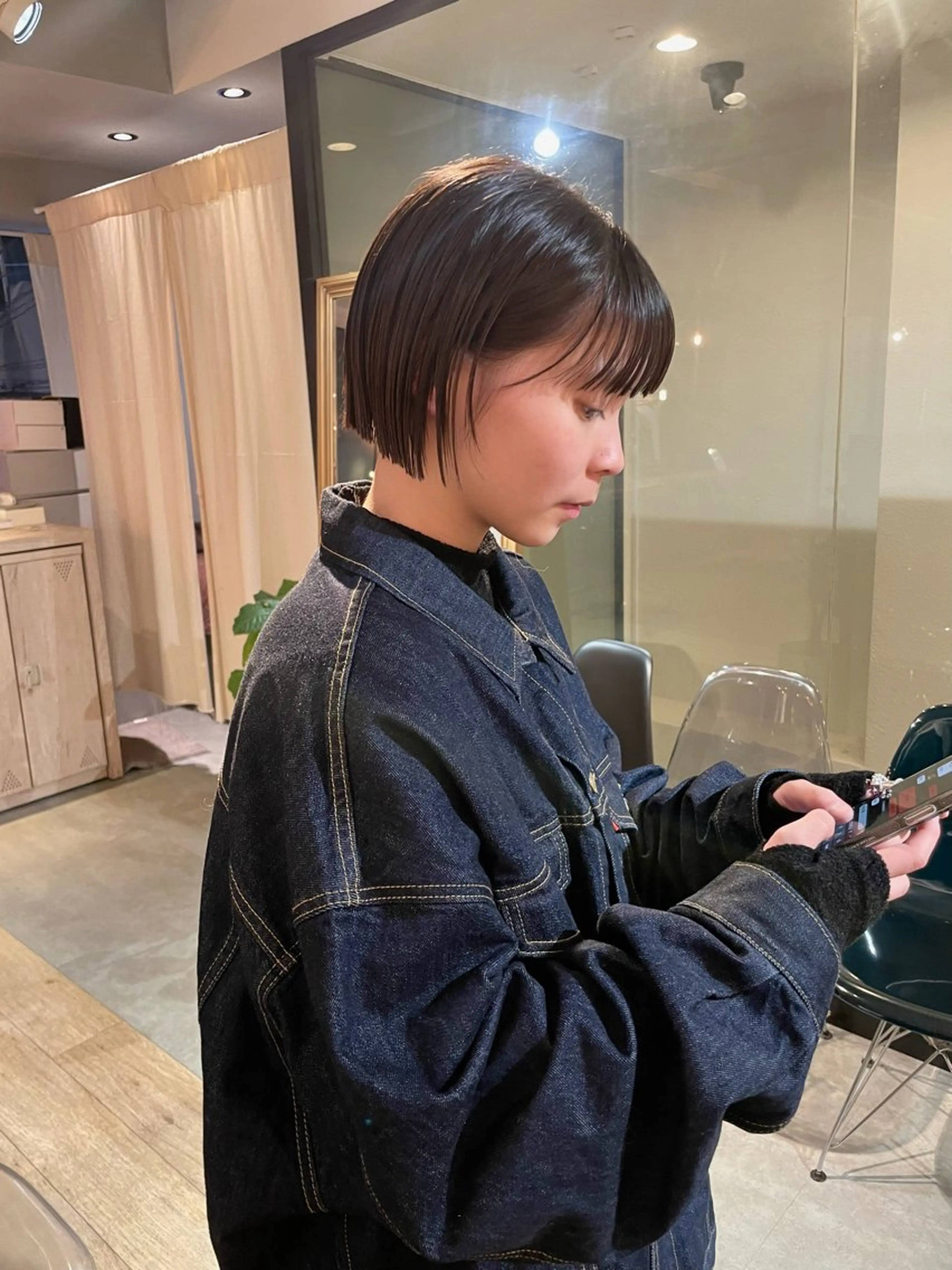 ショート カット ヘアカラー ぱつっとボブ 古家 佑真のヘアスタイル