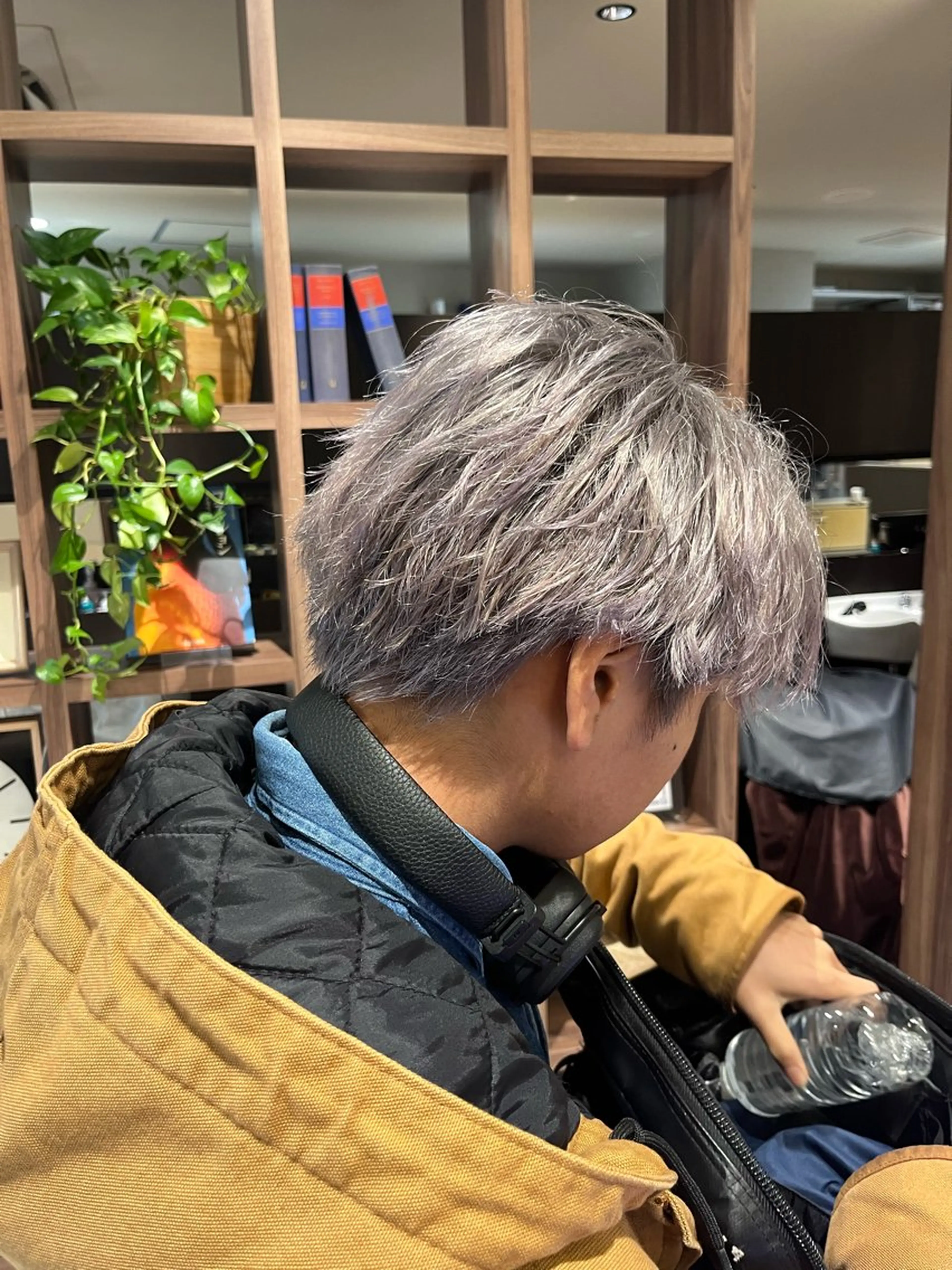 ショート カラー メンズ メンズブリーチ メンズパーマ ブリーチ シルバー カット ヘアカラー dogstar小林諒 レイヤー/ブリーチのヘアスタイル