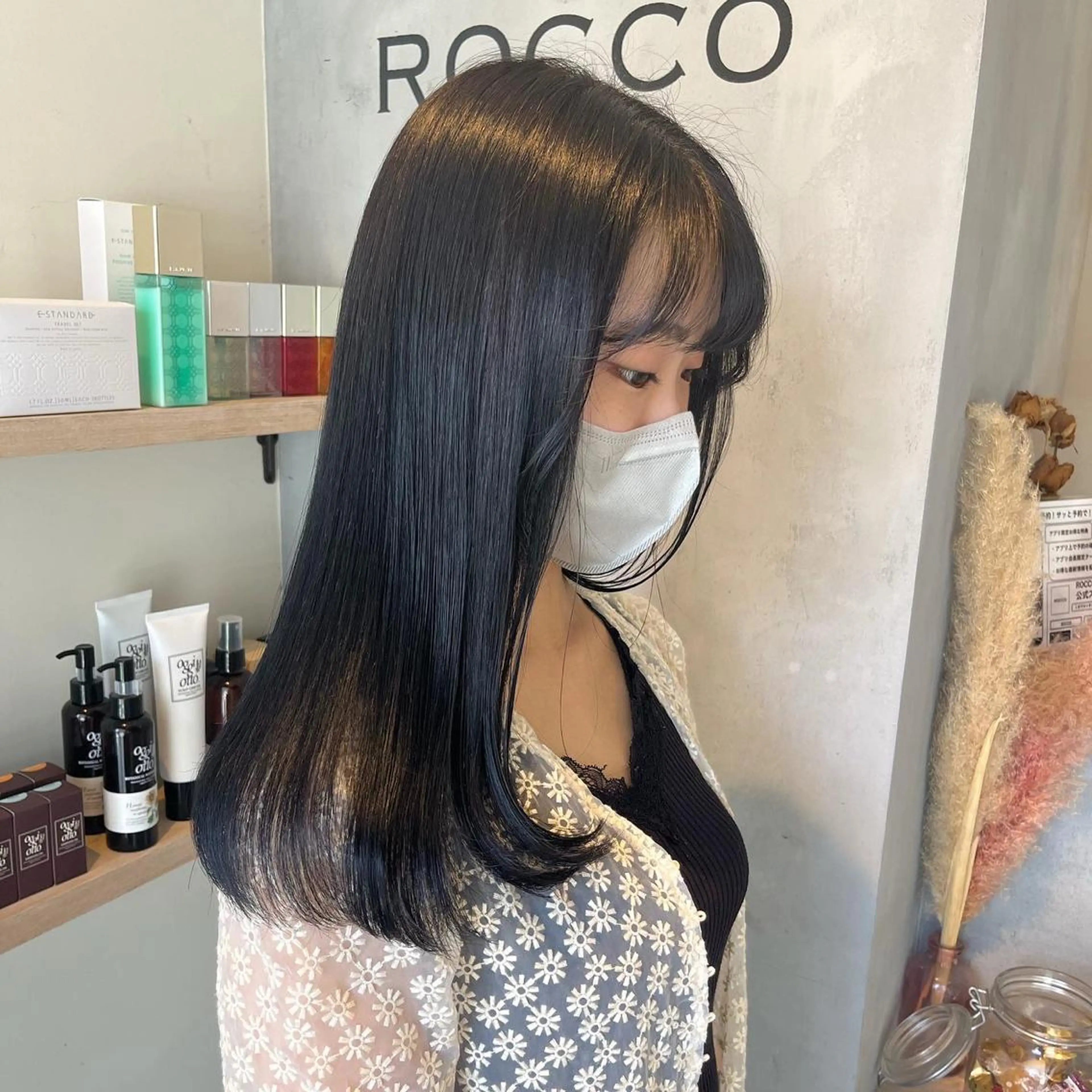 セミロング ヘアカラー mai ROCCOのヘアスタイル
