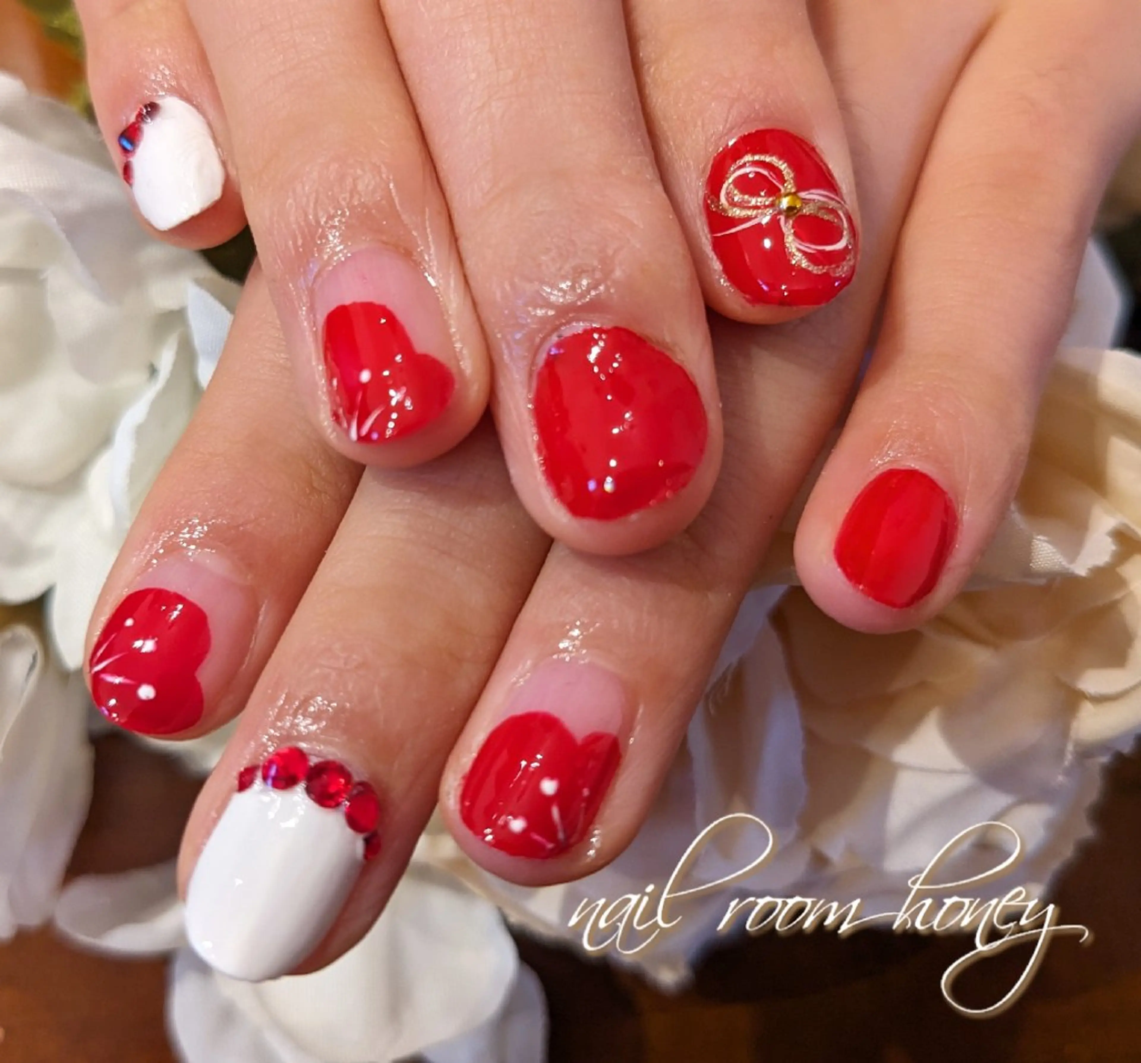 ネイル 赤色 nail room  honeyのネイルデザイン