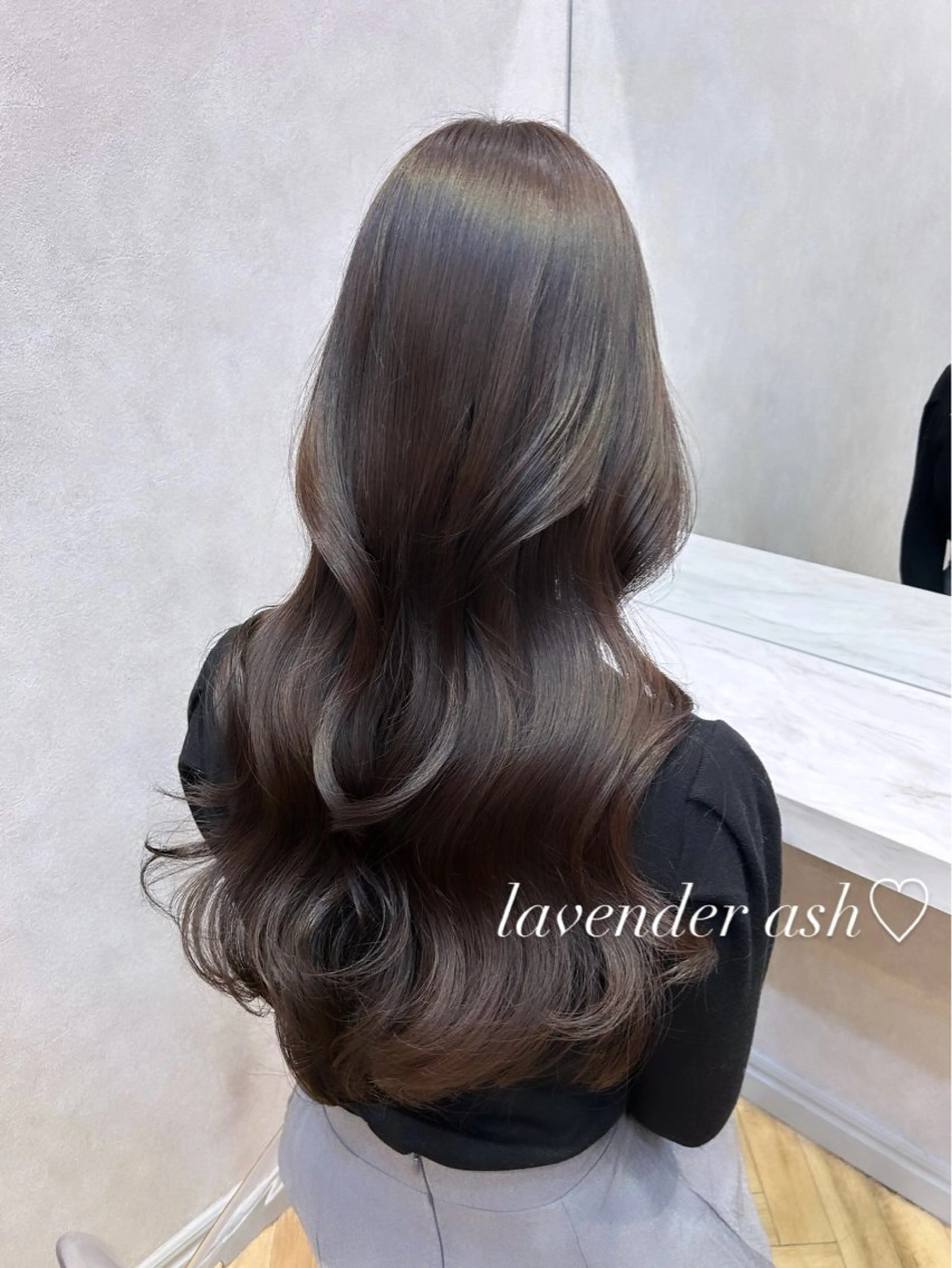 ロング カラー ヘアアレンジ アッシュ 透明感カラー ラベンダーカラー ラベンダーアッシュ ヘアカラー トリートメント 🩷韓国ヘア/レイヤ ー🩷Maikaのヘアスタイル