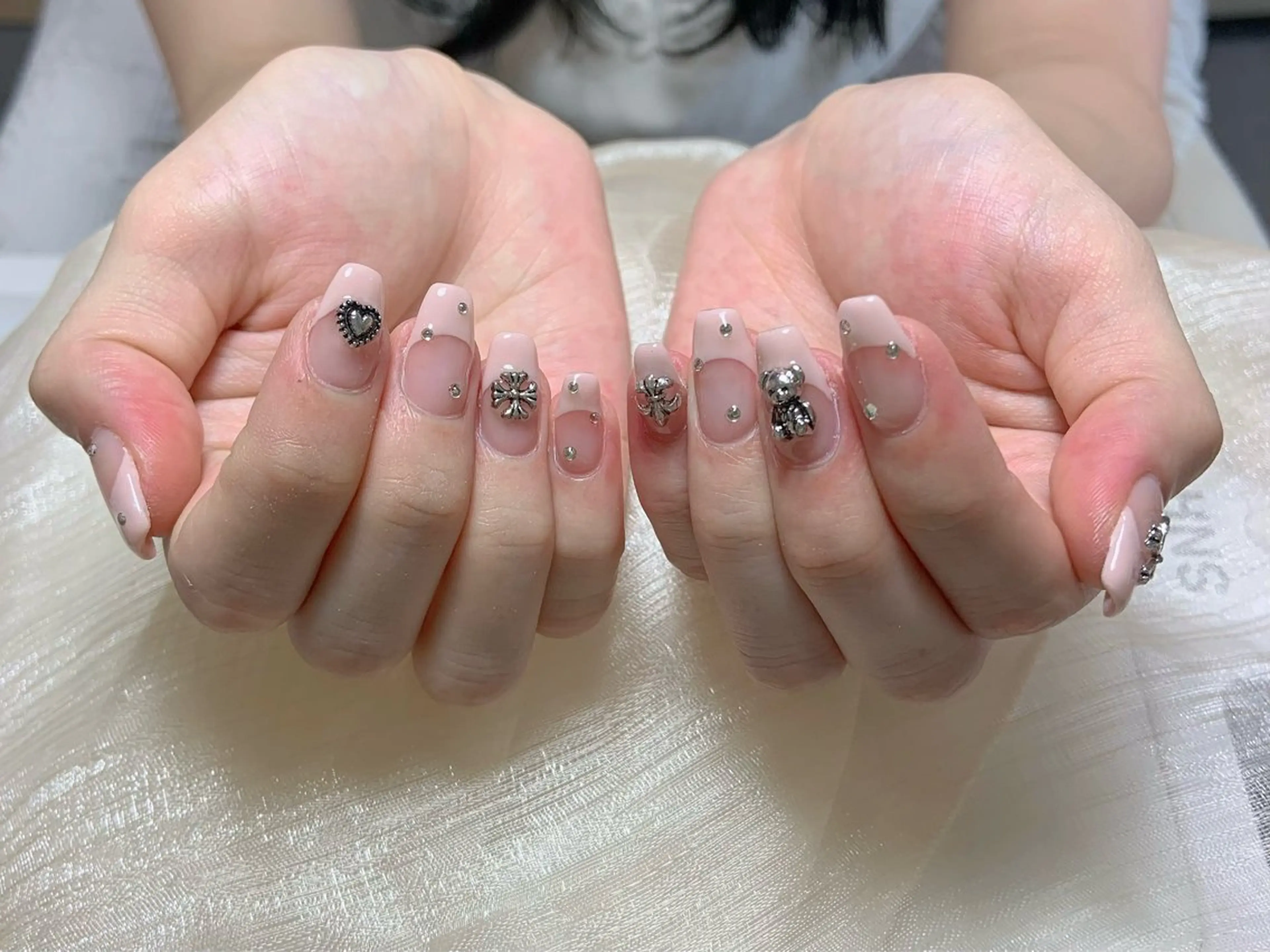 ネイル チークネイル フレンチネイル 韓国ネイル マグネットネイル マグネットフレンチ Nail Jolie所属・Nail Jolieのネイルデザイン