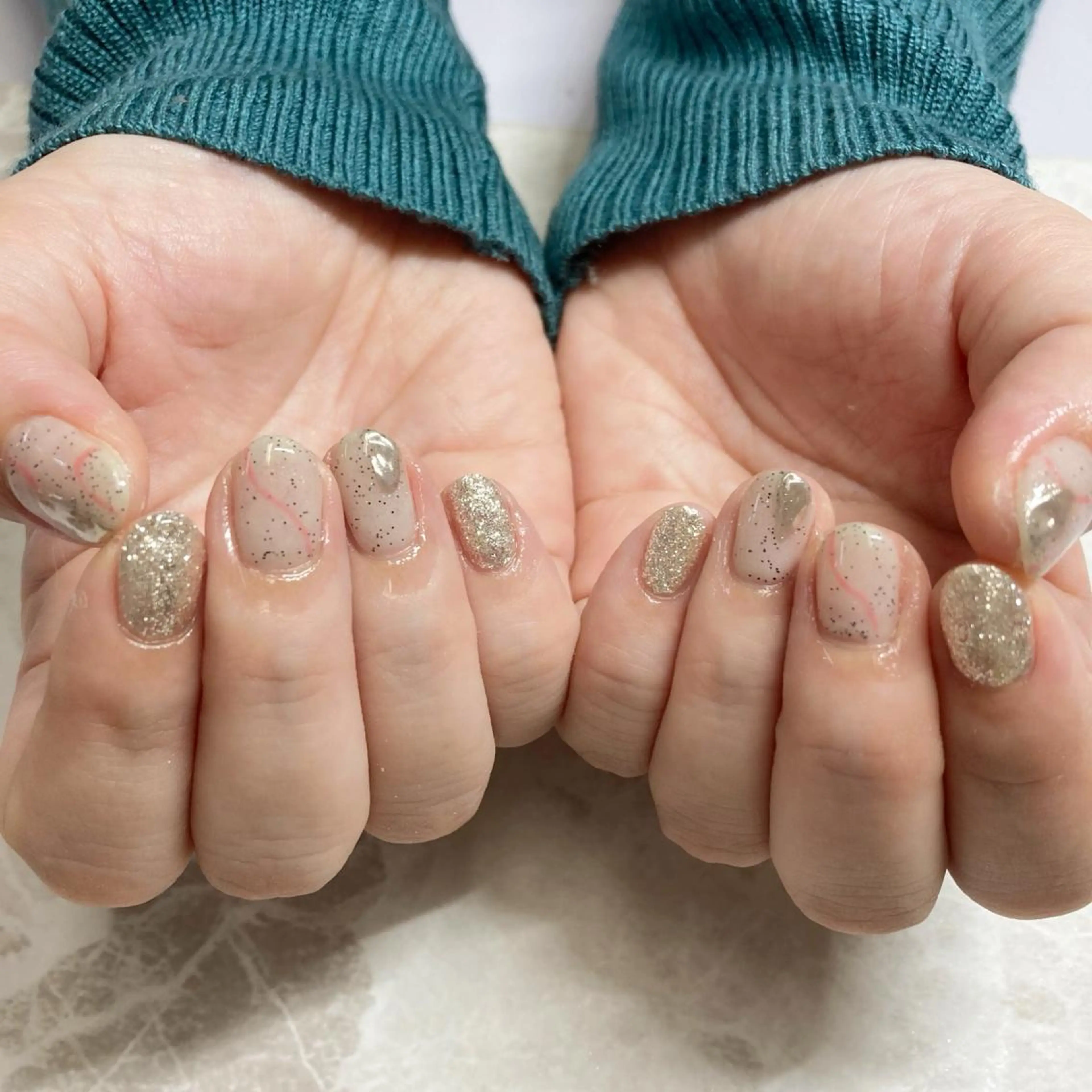 ネイル アートネイル フットネイル ラメ(グリッター) ラメグラデーション ニュアンスネイル RicottEYELASH&NAIL所属・下城 葵のネイルデザイン