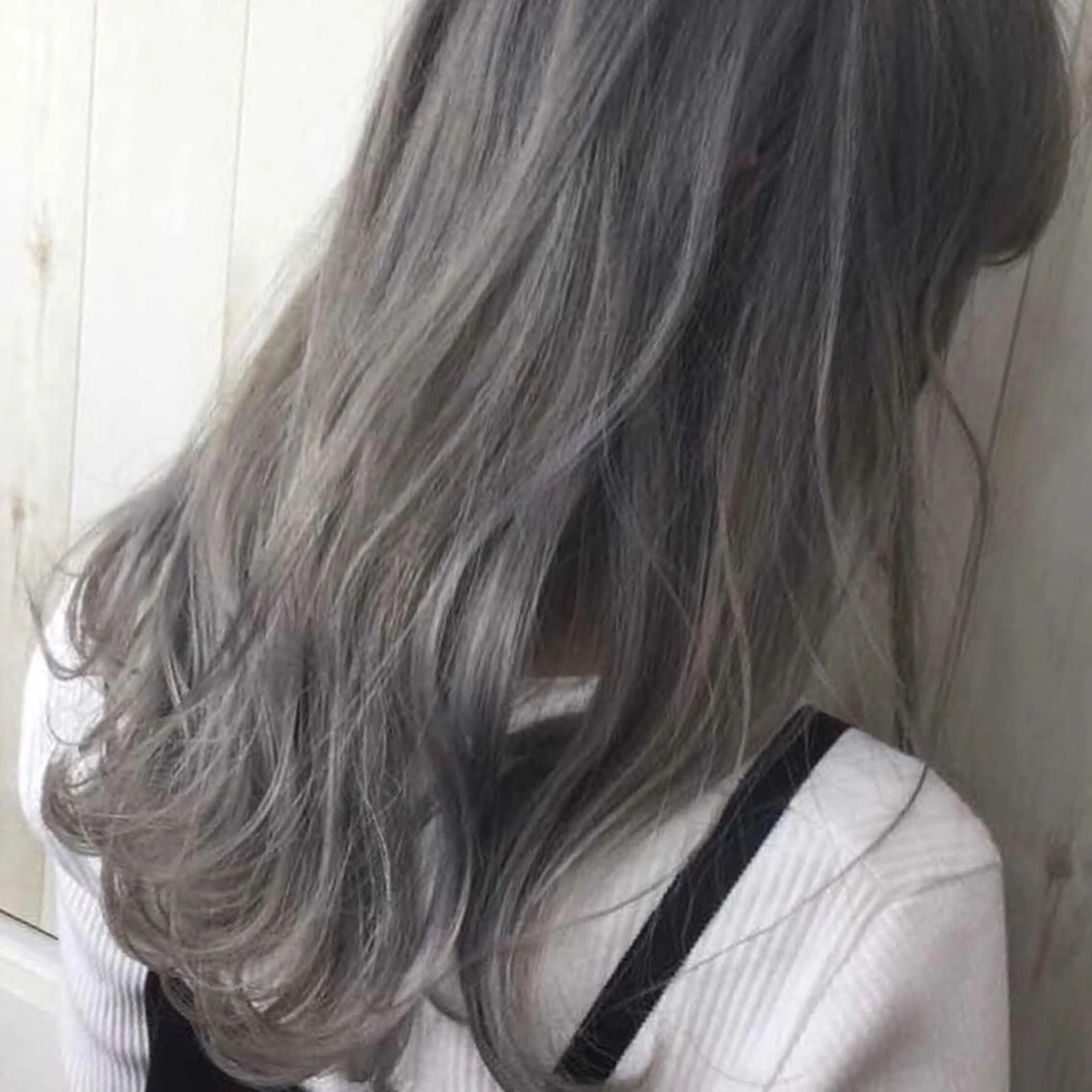 カラー アッシュ シルバー シルバーアッシュ ヘアカラー FERNA池袋所属・マンツーマン施術✂︎ 金田尚久🎨のヘアスタイル