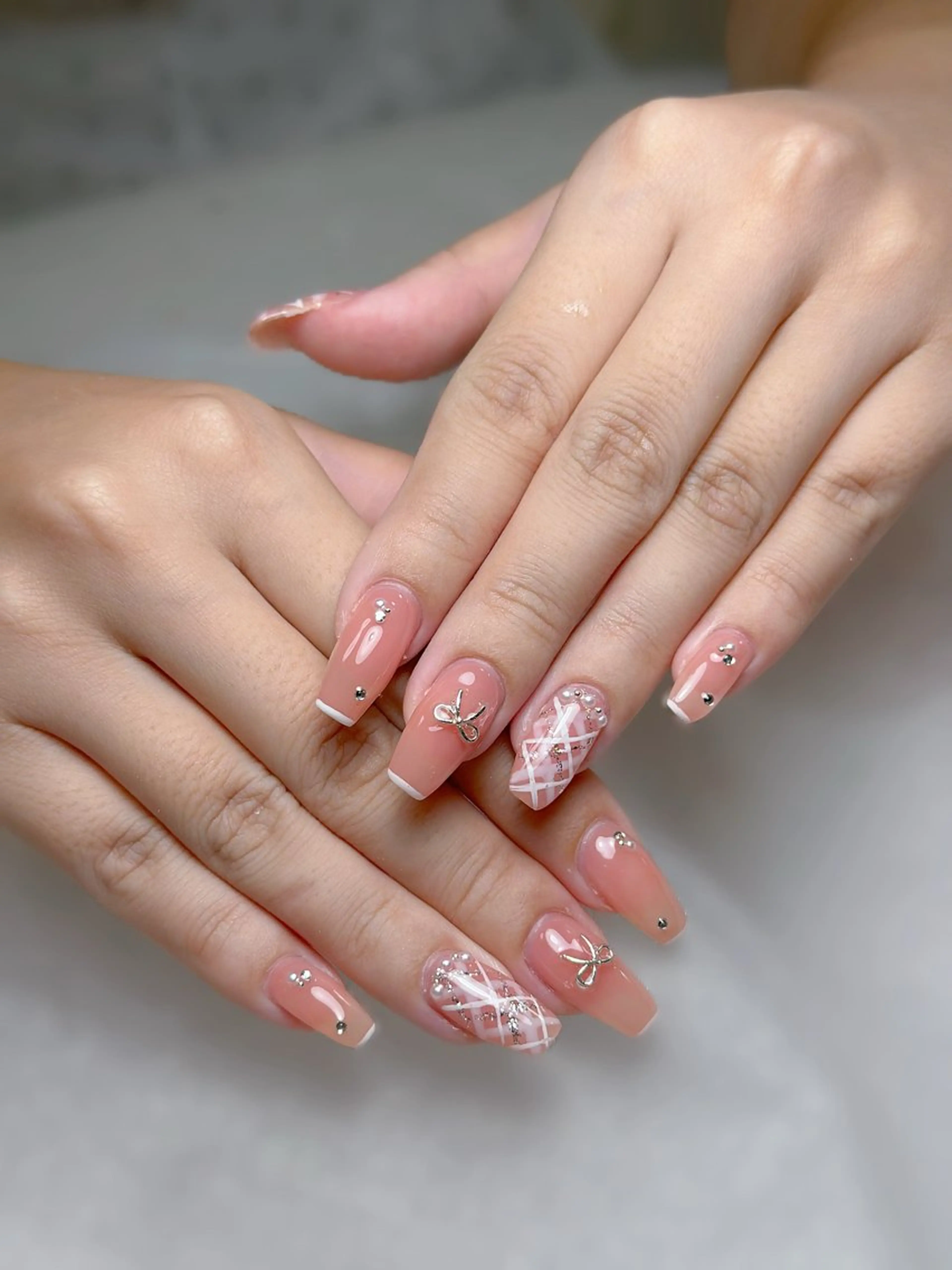 ネイル 持ち込み ハンドネイル Maggie nailクロのネイルデザイン