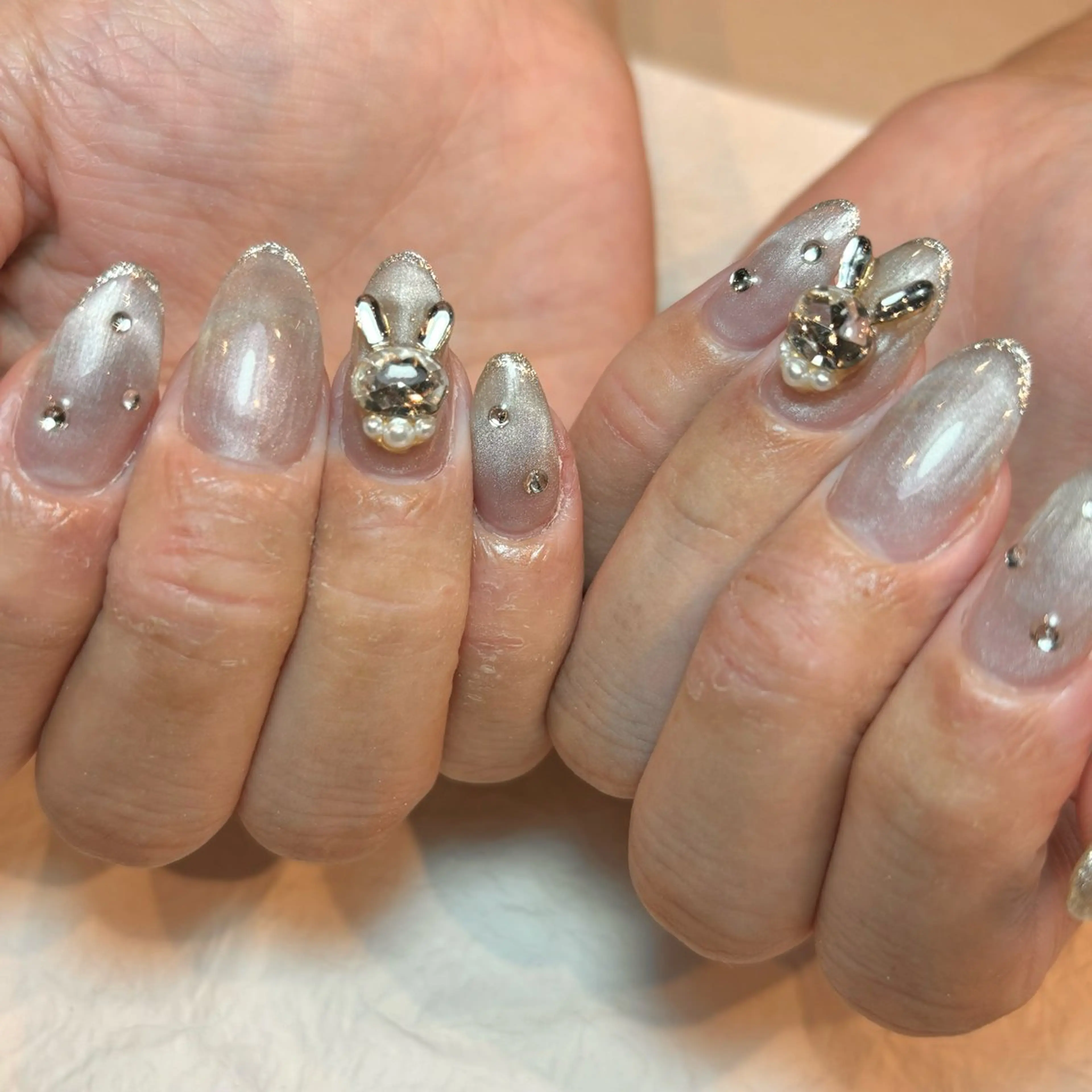 ネイル ラメ(グリッター) ワンカラーネイル ハンドネイル ラヴィアンローズ所属・S. kurumiのネイルデザイン