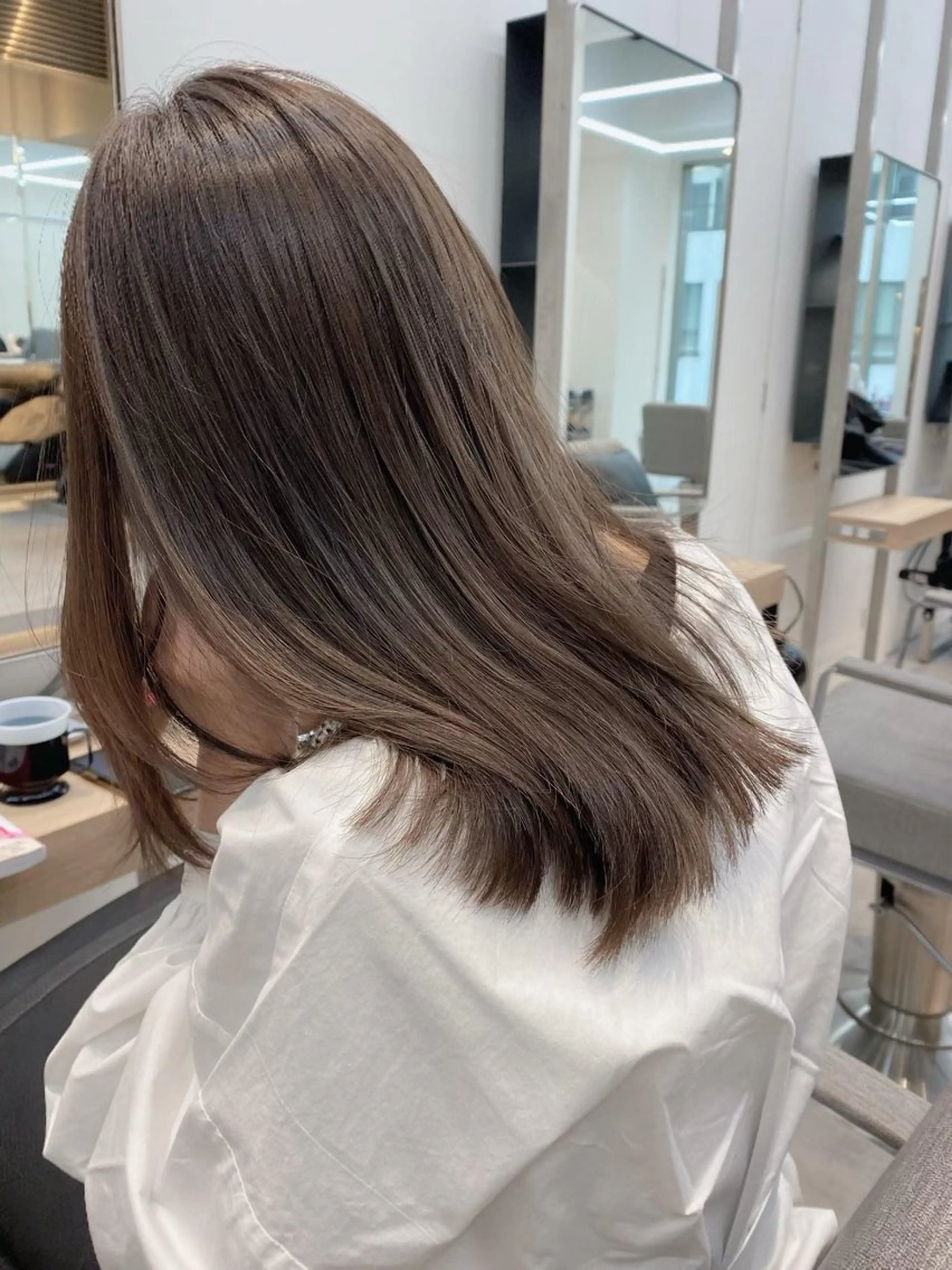 ミディアム カラー ベージュカラー 透明感カラー カット ヘアカラー nok所属・レイヤー/ベージュ/ どますず🌺のヘアスタイル
