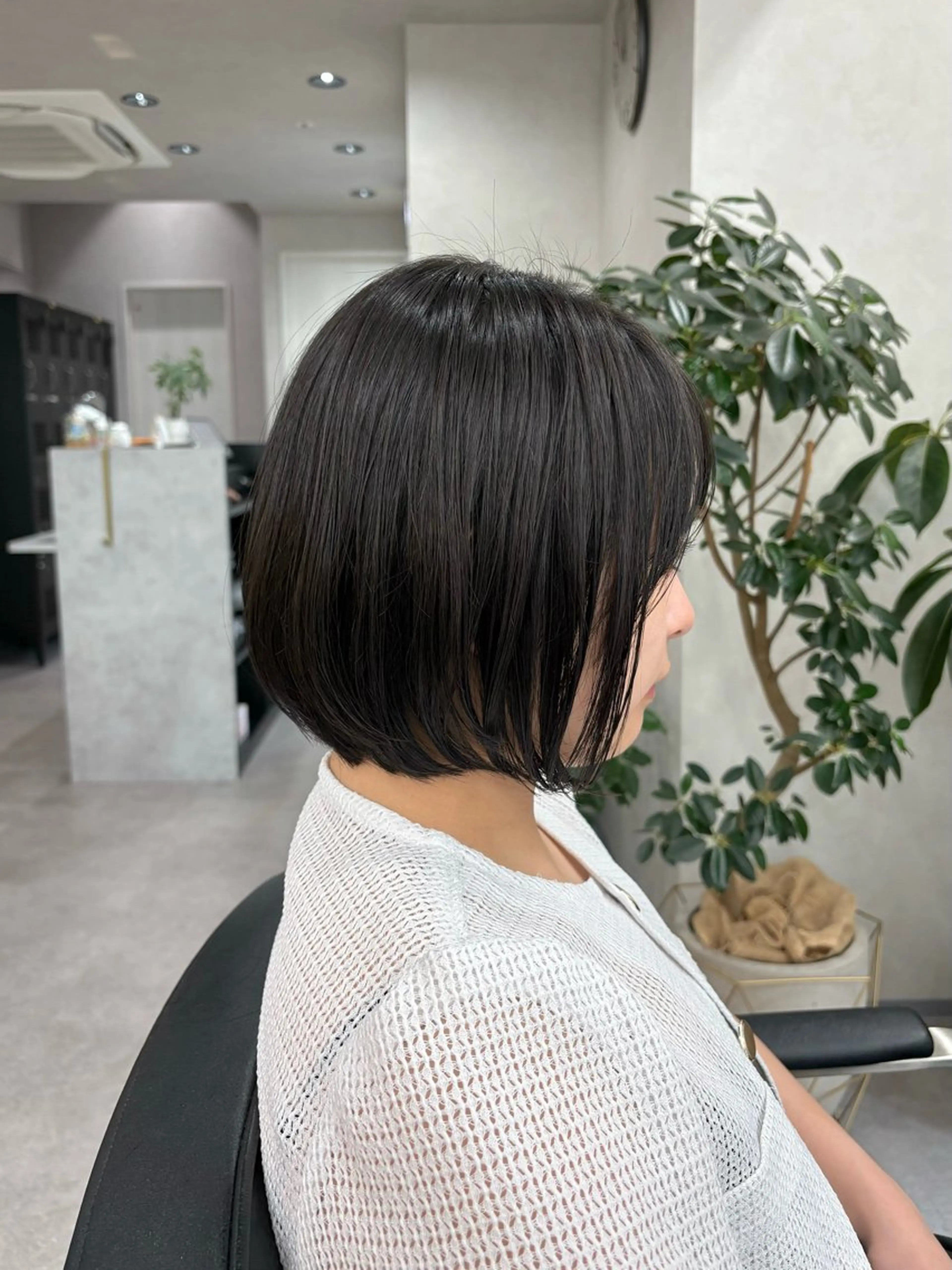 ショート カラー パーマ 黒髪 ボブ 髪質改善 カット パーマ トリートメント qumu 横浜所属・透明感カラー/ボブ/ 髪質改善ストレートのヘアスタイル