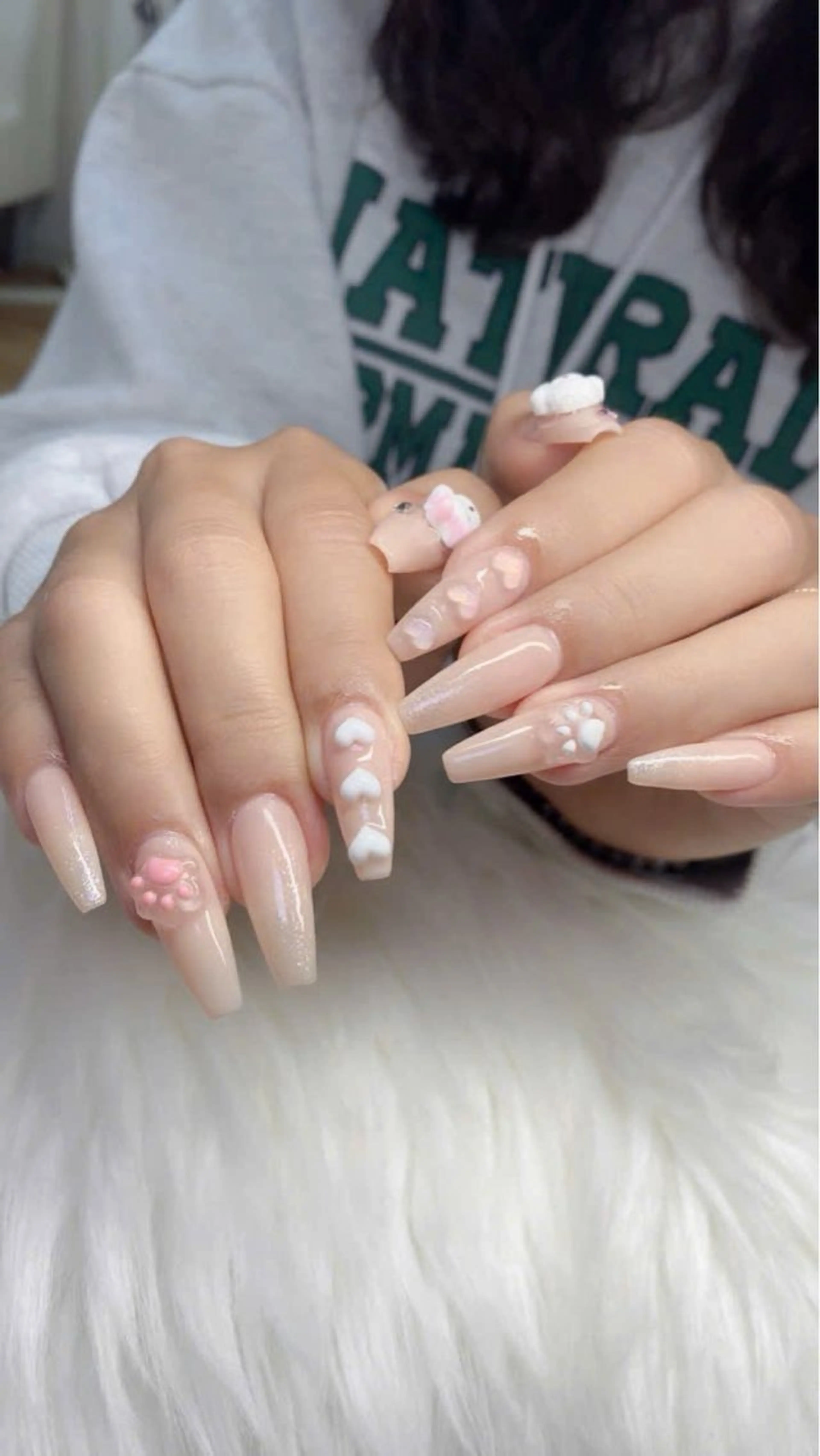 ネイル フレンチネイル グラデーション キラキラネイル 韓国ネイル マグネットネイル ハンドネイル ハンドケア Hara Nail 【パラジェル使用】のネイルデザイン