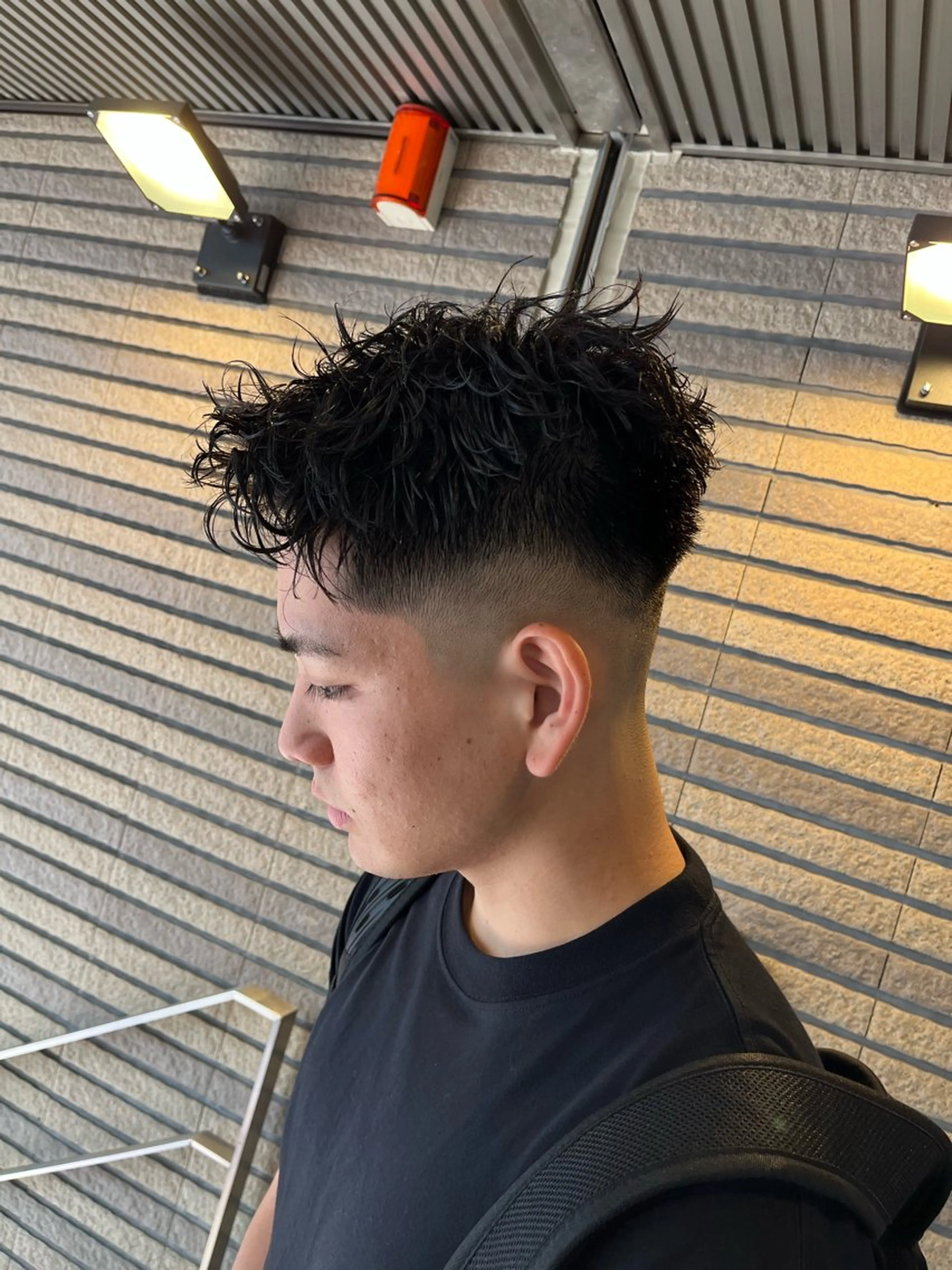 ショート カラー パーマ メンズ フェードカット スキンフェード スパイキーショート ショートヘア カット パーマ ヘッドスパ ヘアセット メンズカット メンズパーマヤマザキのヘアスタイル