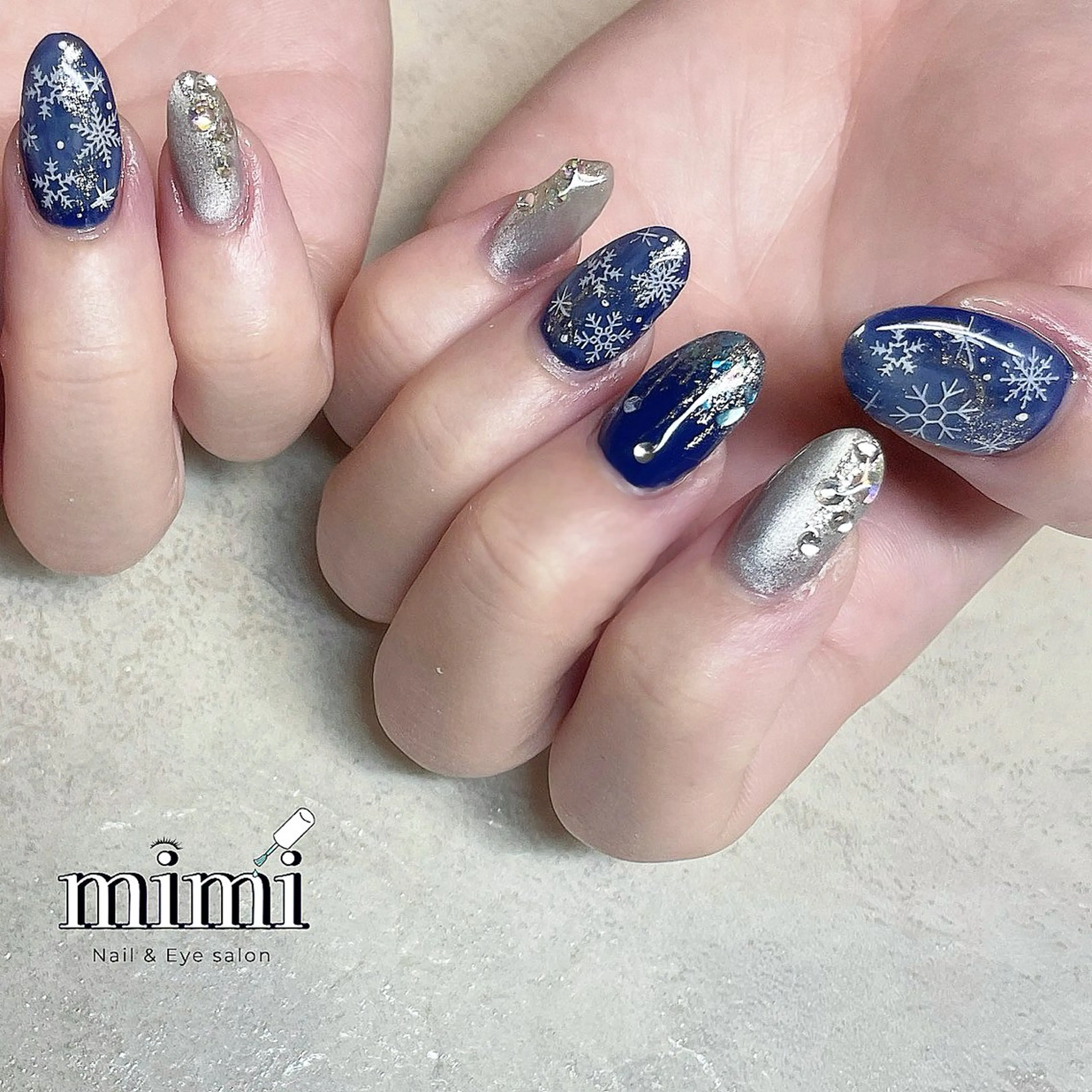 ネイル アートネイル マグネットネイル リボン シンプルネイル 冬ネイル Nail&Eye mimiのネイルデザイン