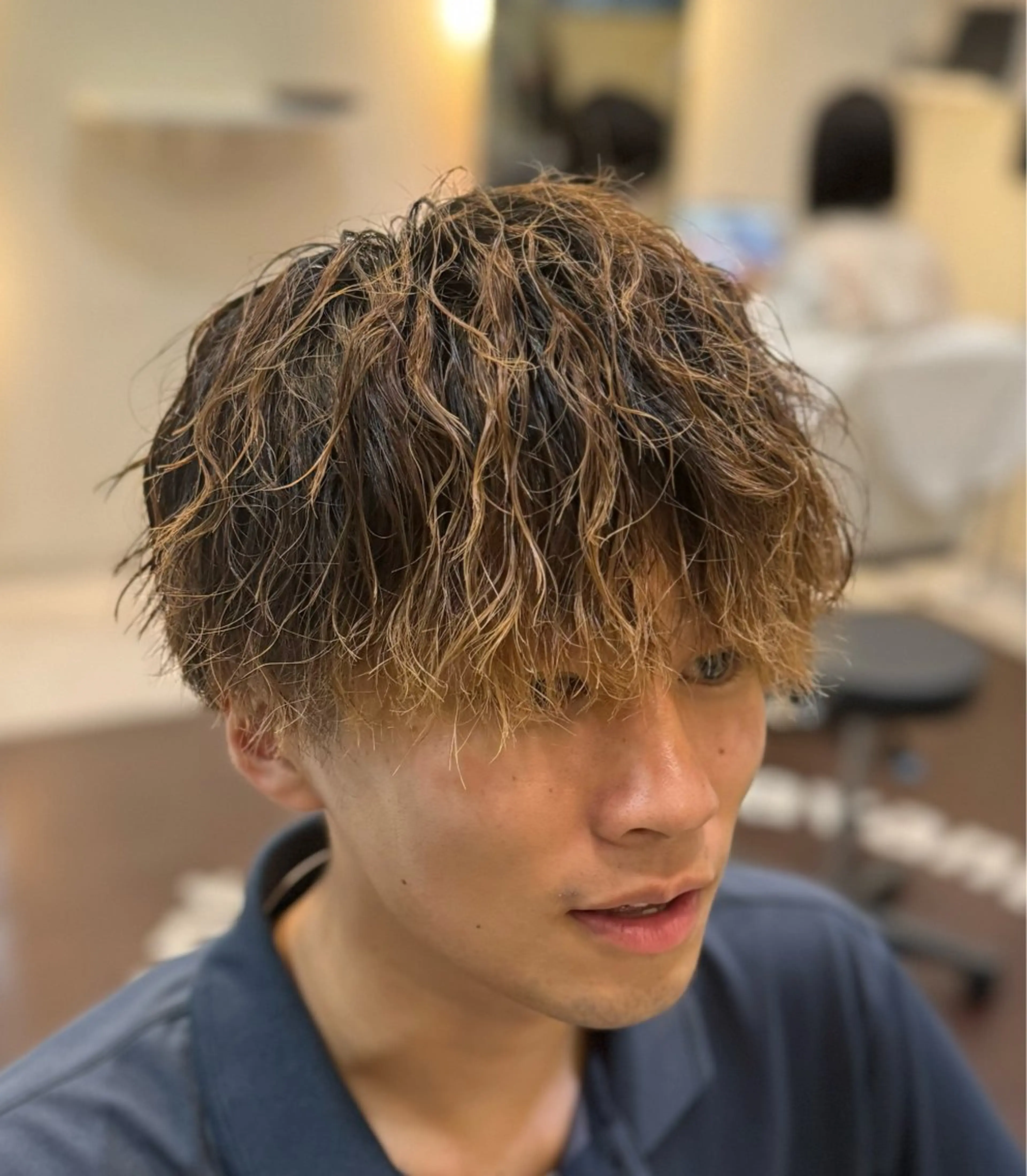 ショート パーマ メンズ メンズハイライト メンズパーマ ハイライト カット ヘアカラー パーマ トリートメント 長屋 裕也のヘアスタイル