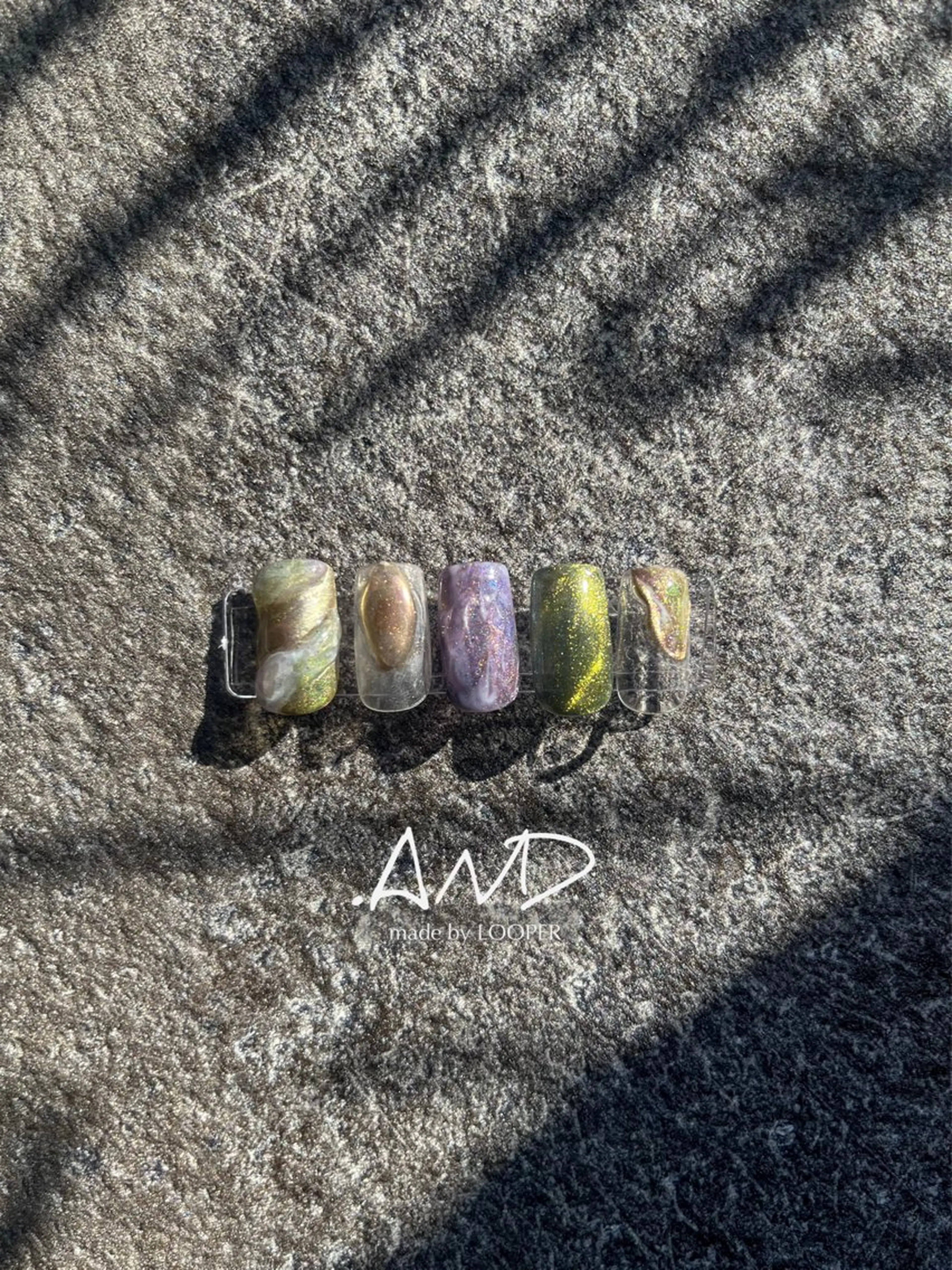 ネイル アートネイル ニュアンスネイル ハンドネイル LOOPER所属・mzh ...のネイルデザイン