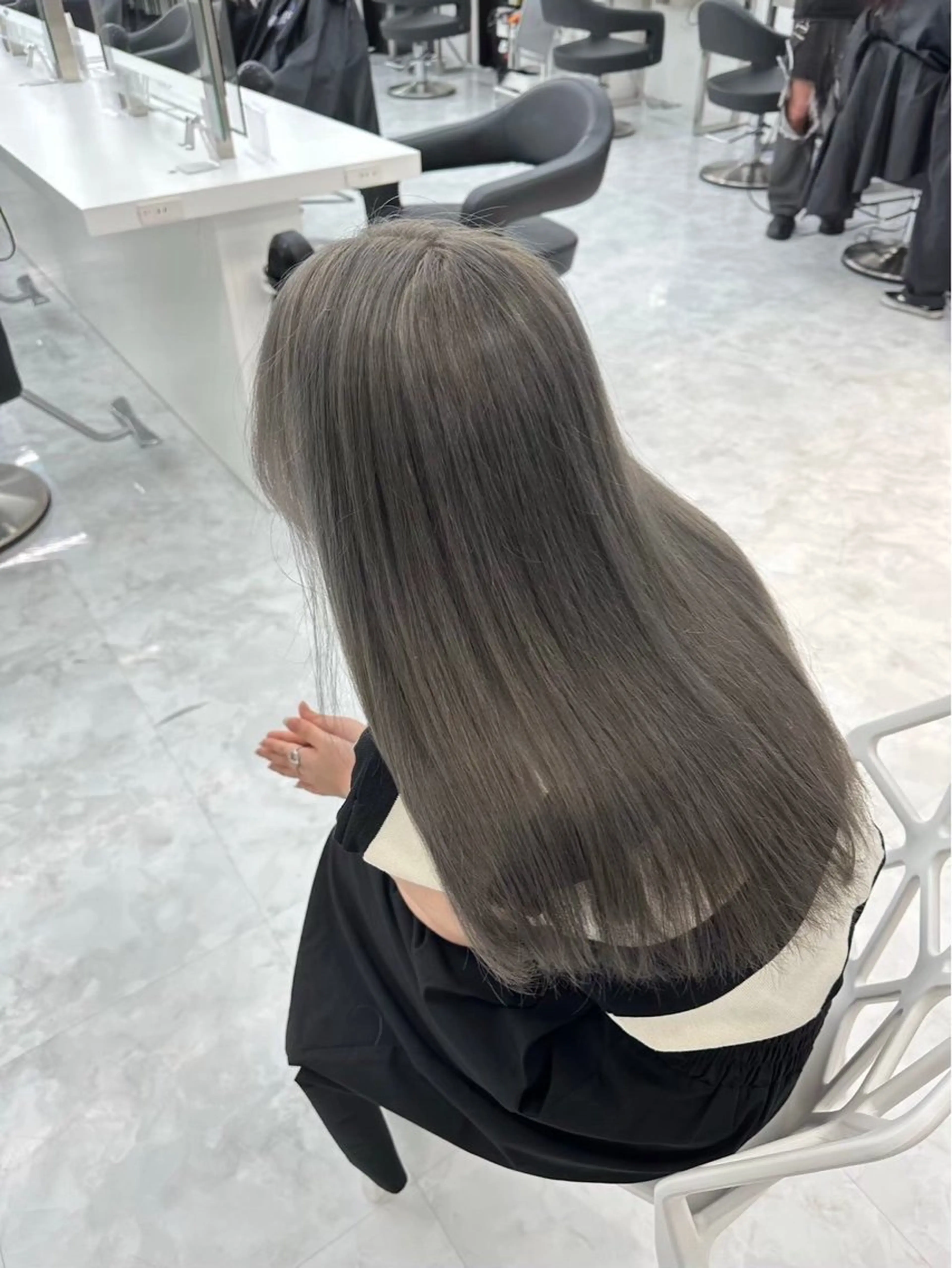 ロング カラー ヘアカラー トリートメント 韓国上品ヘア🤍 ARISA🤍のヘアスタイル