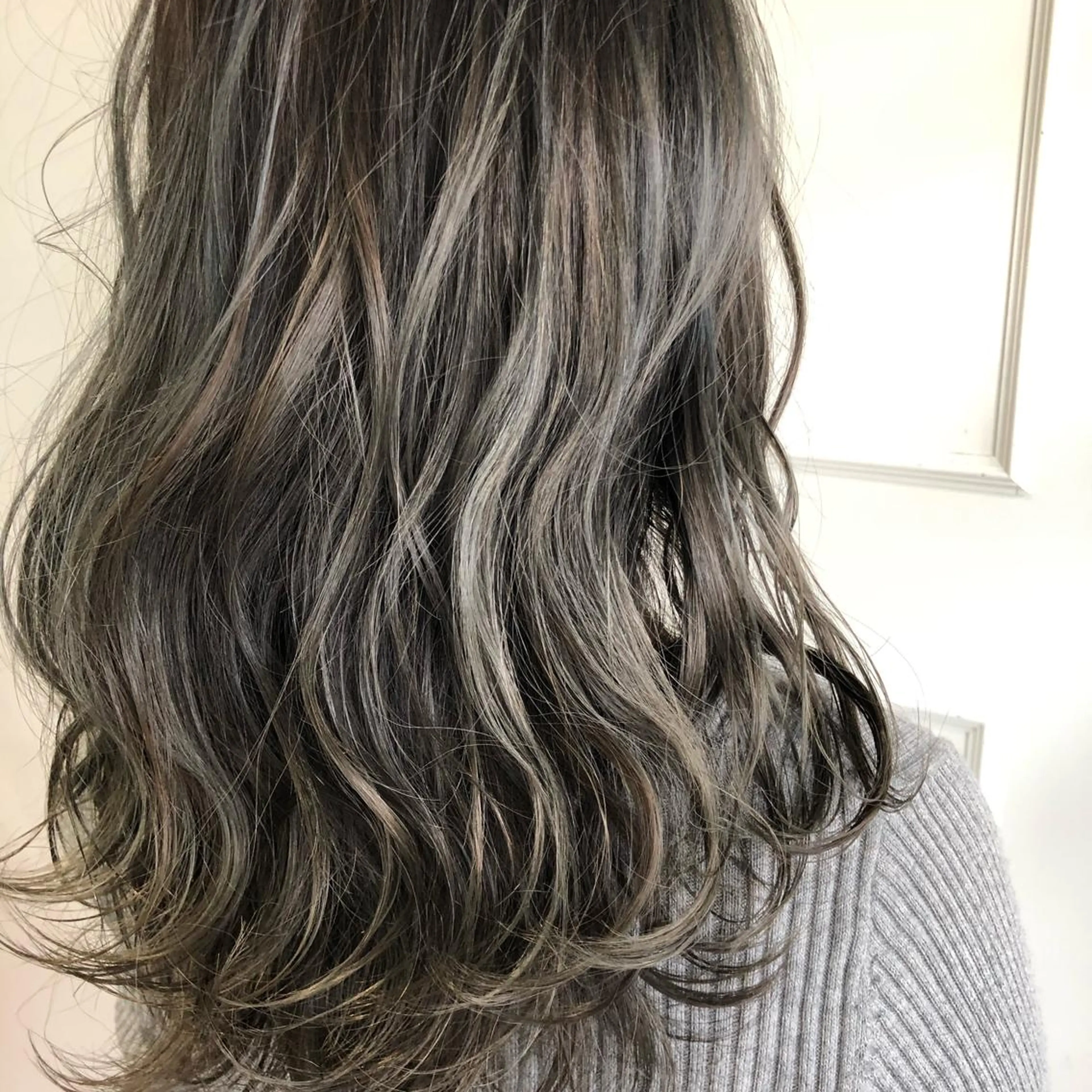 セミロング カラー アッシュ アッシュグレー 透明感カラー カット ヘアカラー トリートメント 【ショート特化】 森本　祐太のヘアスタイル