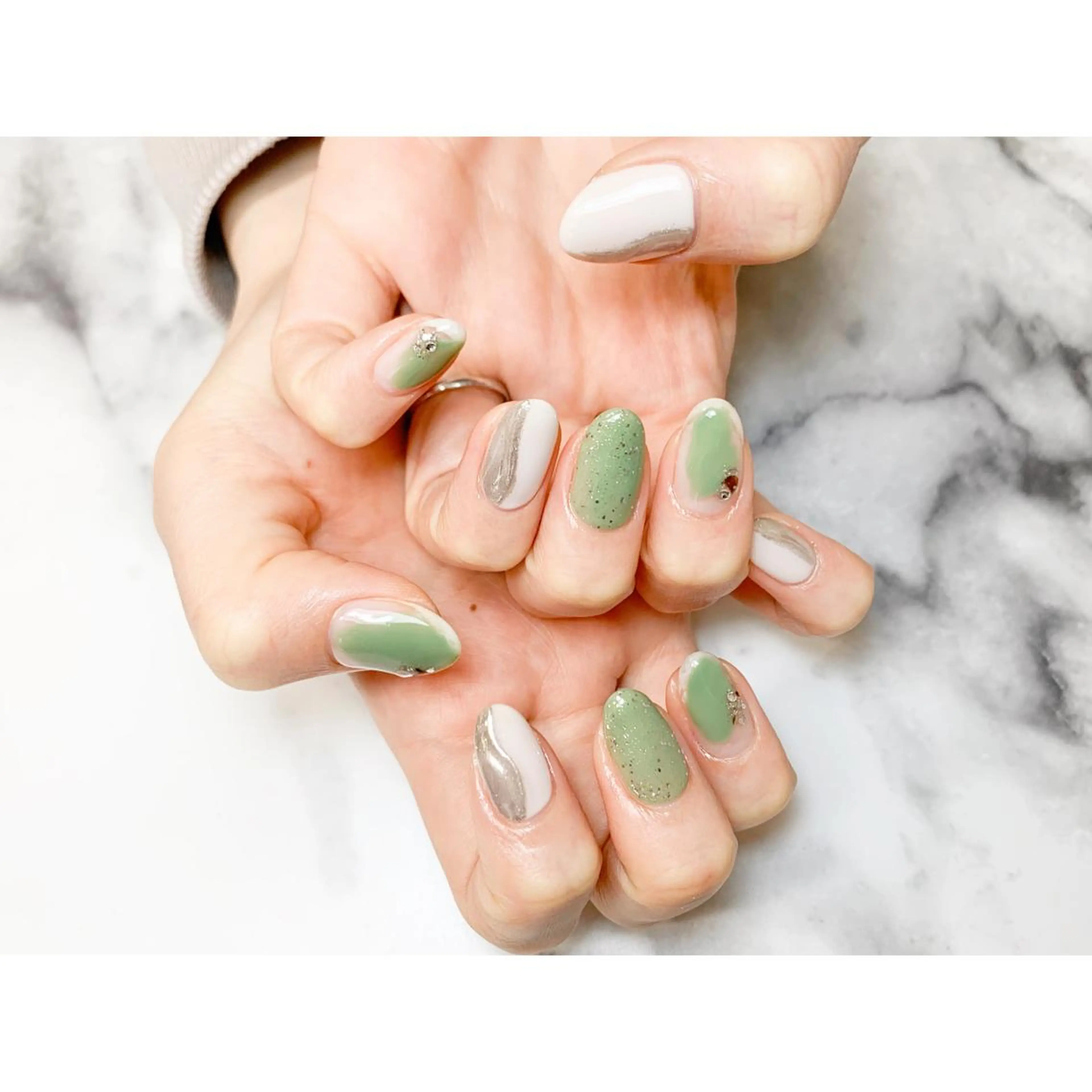 ネイル ピスタチオネイル nailsalon maluriのネイルデザイン