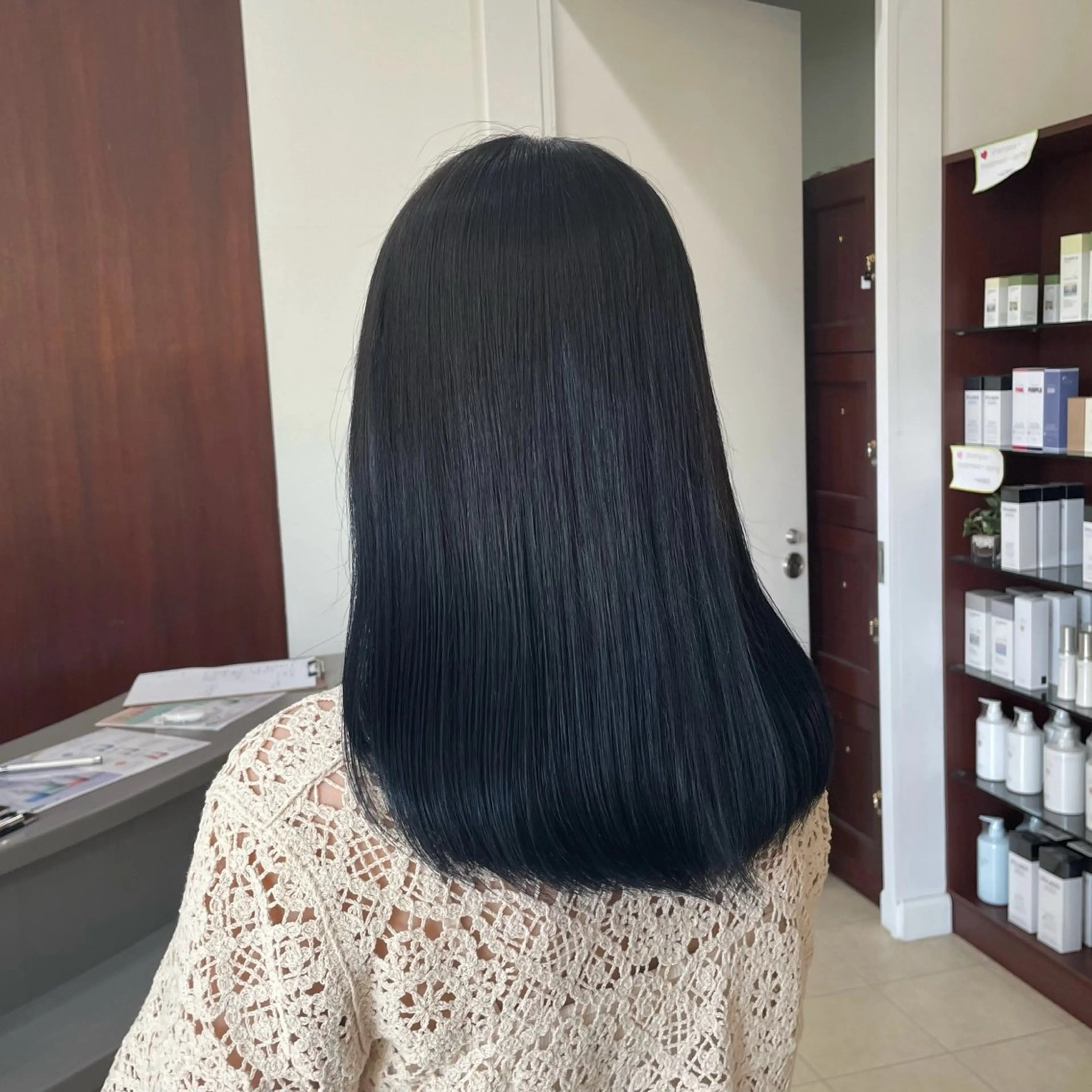 カラー ブリーチ 透明感カラー グラデーションカラー ネイビーカラー ヘアカラー トリートメント alu【アル】 Ayuiのヘアスタイル