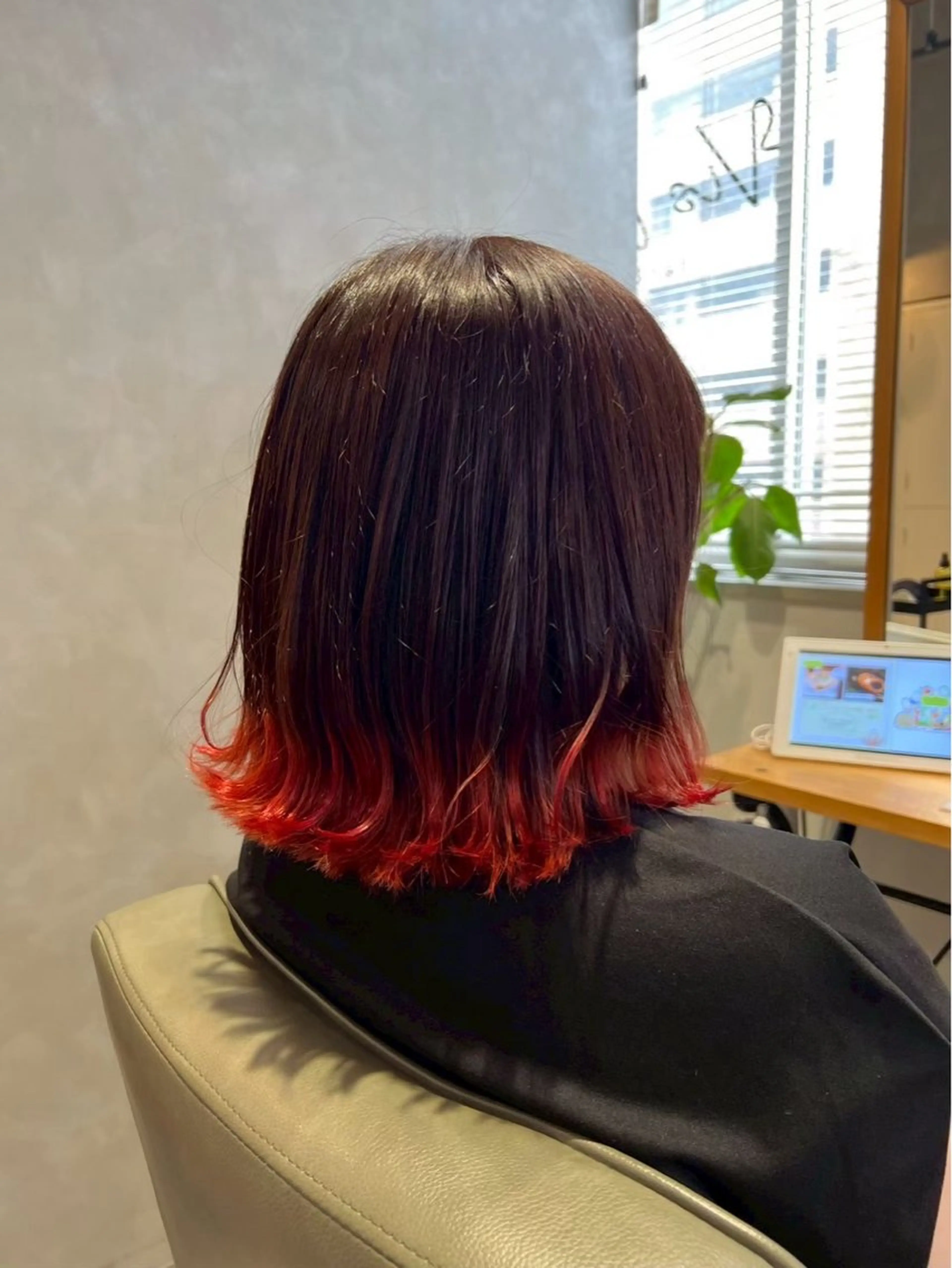 ミディアム カラー 土屋 咲希のヘアスタイル