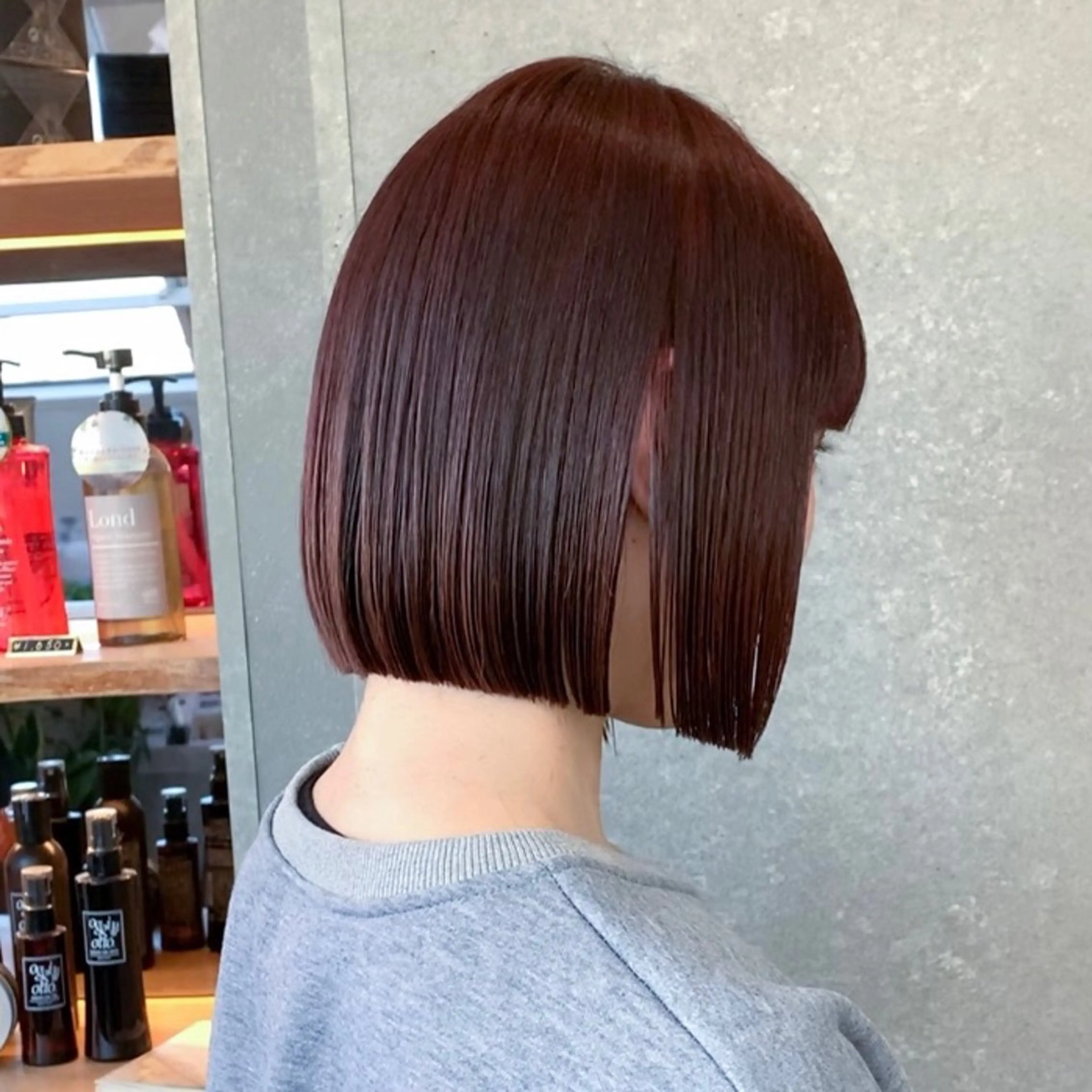 ショート 切りっぱなしボブ 前下がりボブ ショートボブ ボブ 顔周りカット カット ヘアカラー トリートメント 伊 杏のヘアスタイル
