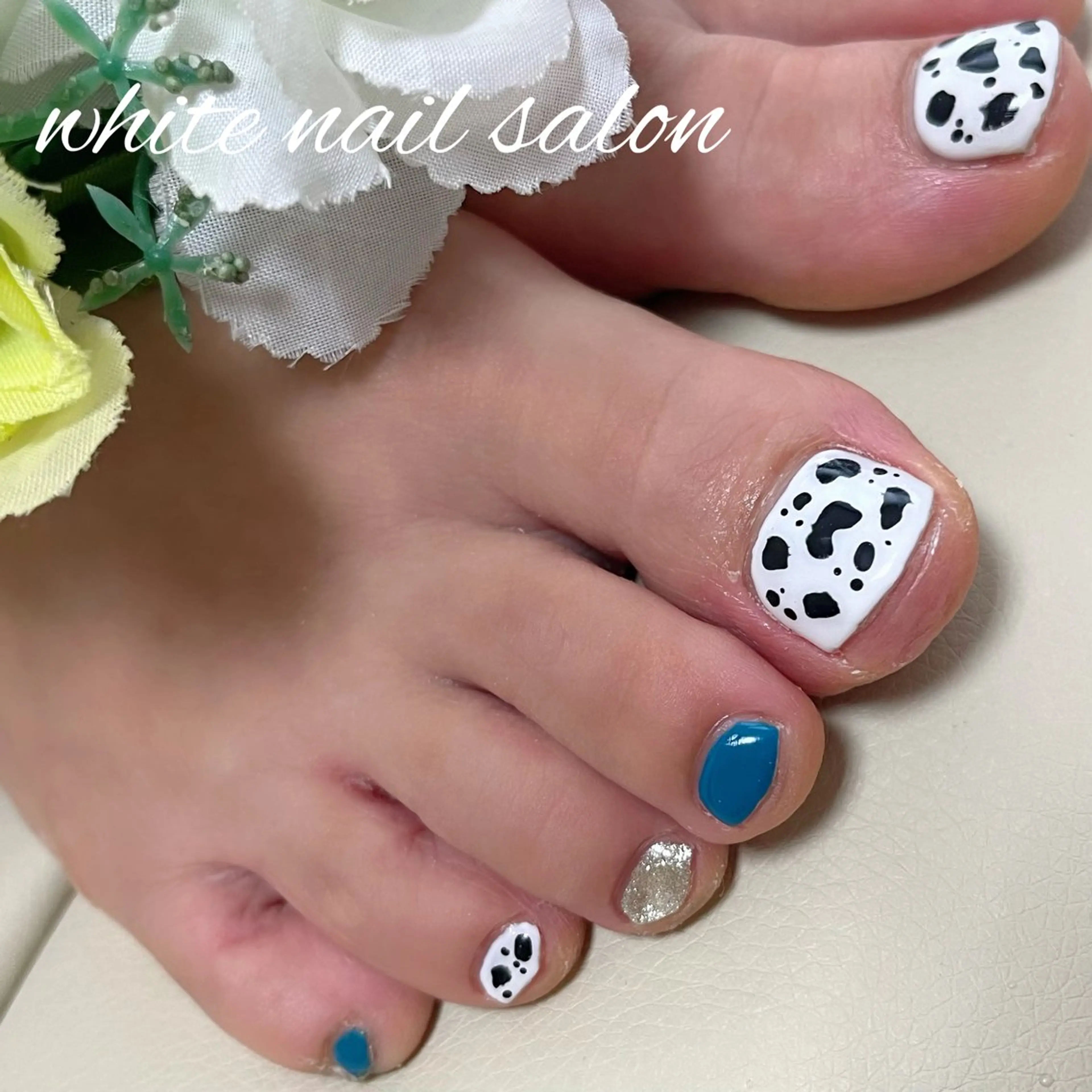 ネイル フットネイル ジェルネイル ハードジェル ラメ(グリッター) 持ち込み フットネイル white nail salonのネイルデザイン