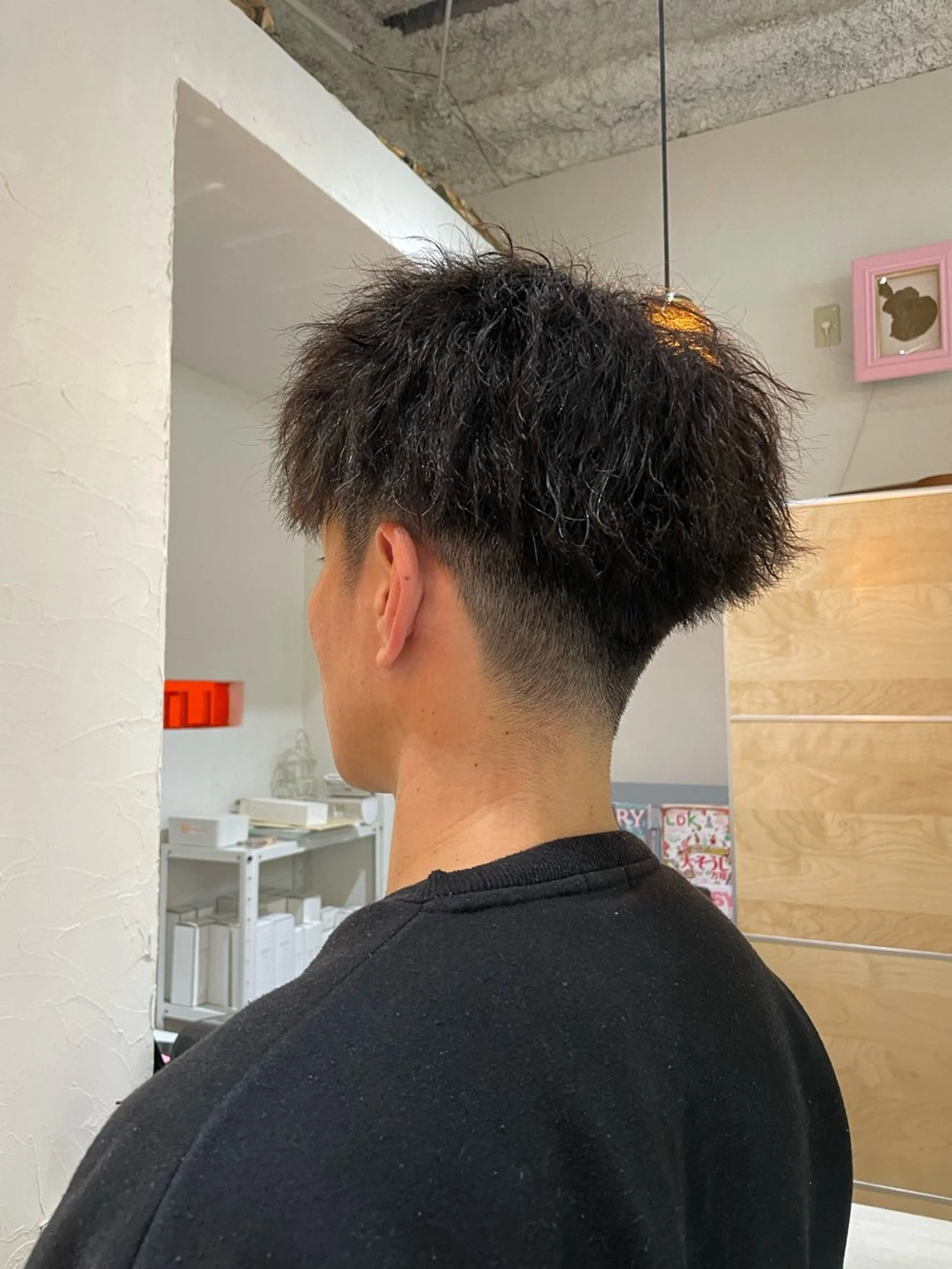 ショート パーマ メンズ メンズブリーチ フェードカット メンズハイライト メンズメッシュ メンズパーマ Men's hair salon First 中百舌鳥店所属・First なかもず 店 YUKIのヘアスタイル