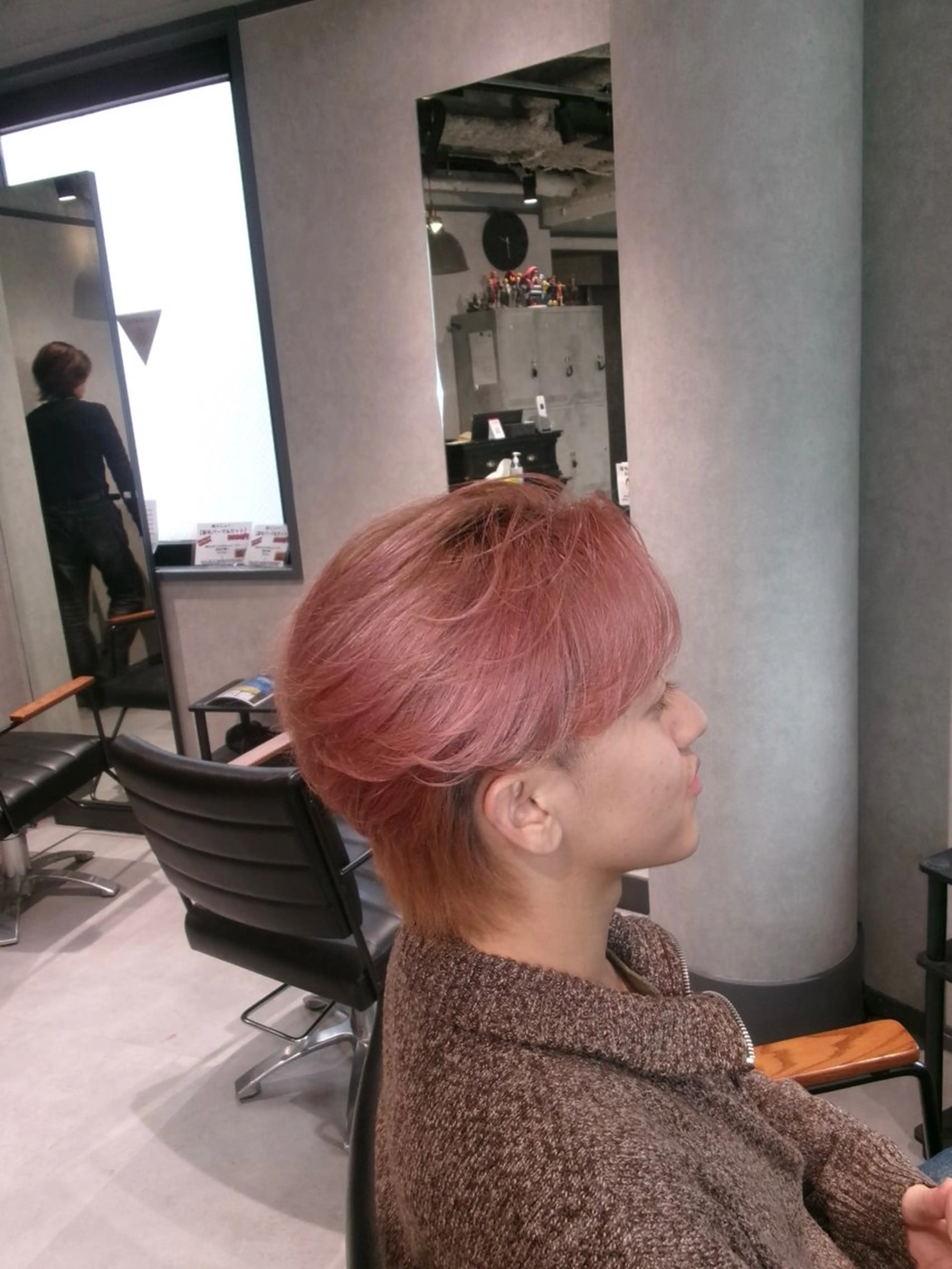メンズ カット 毛流れ特化愁斗 センターパートパーマのヘアスタイル