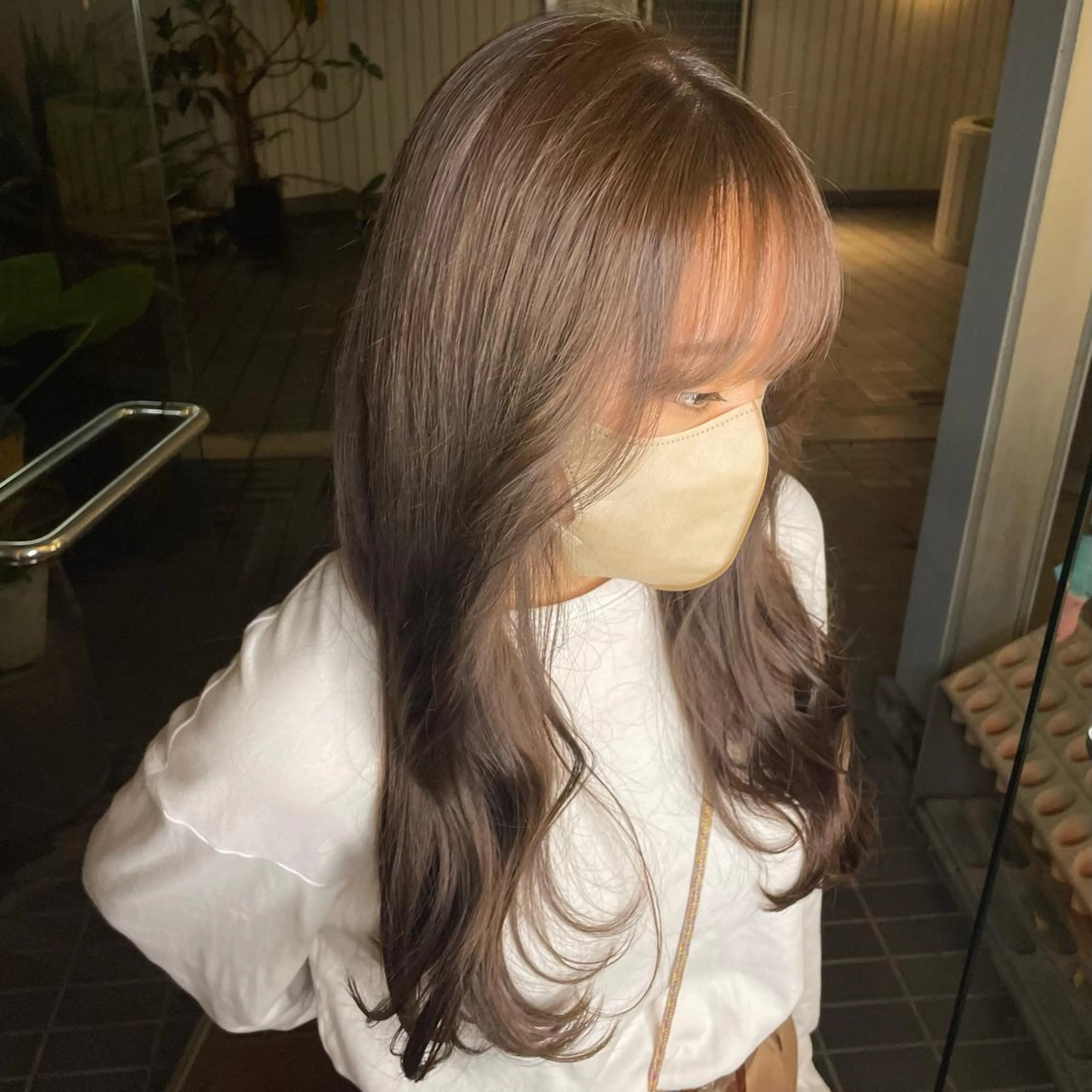 ロング カラー TIECHEL所属・韓国ナチュラル・ ベージュ/落合夏希のヘアスタイル