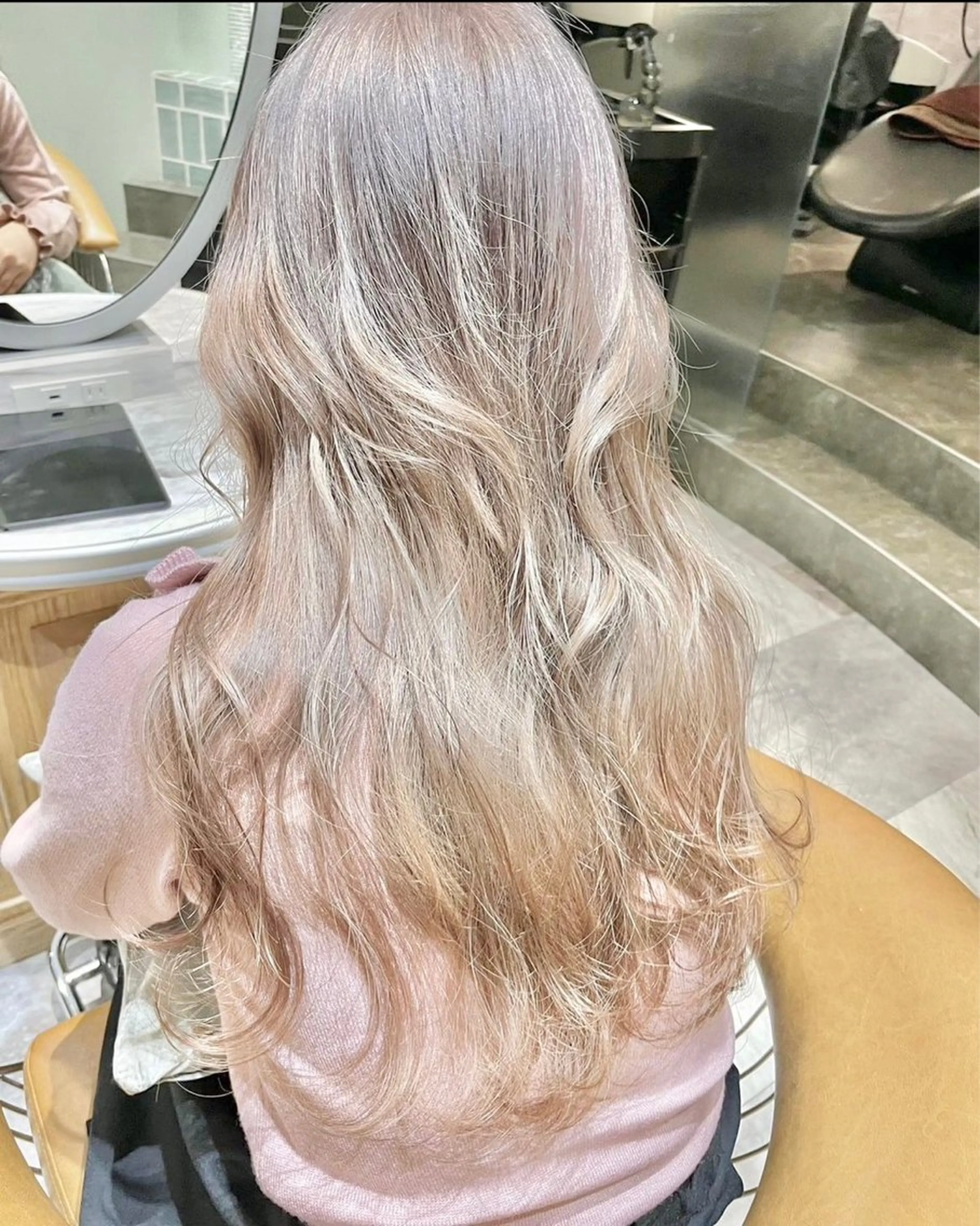 ロング ボブ ハイライト 髪質改善 韓国風ヘア 小顔カット ヘアカラー トリートメント 透明感カラー/カット 髪質改善/森栄範のヘアスタイル