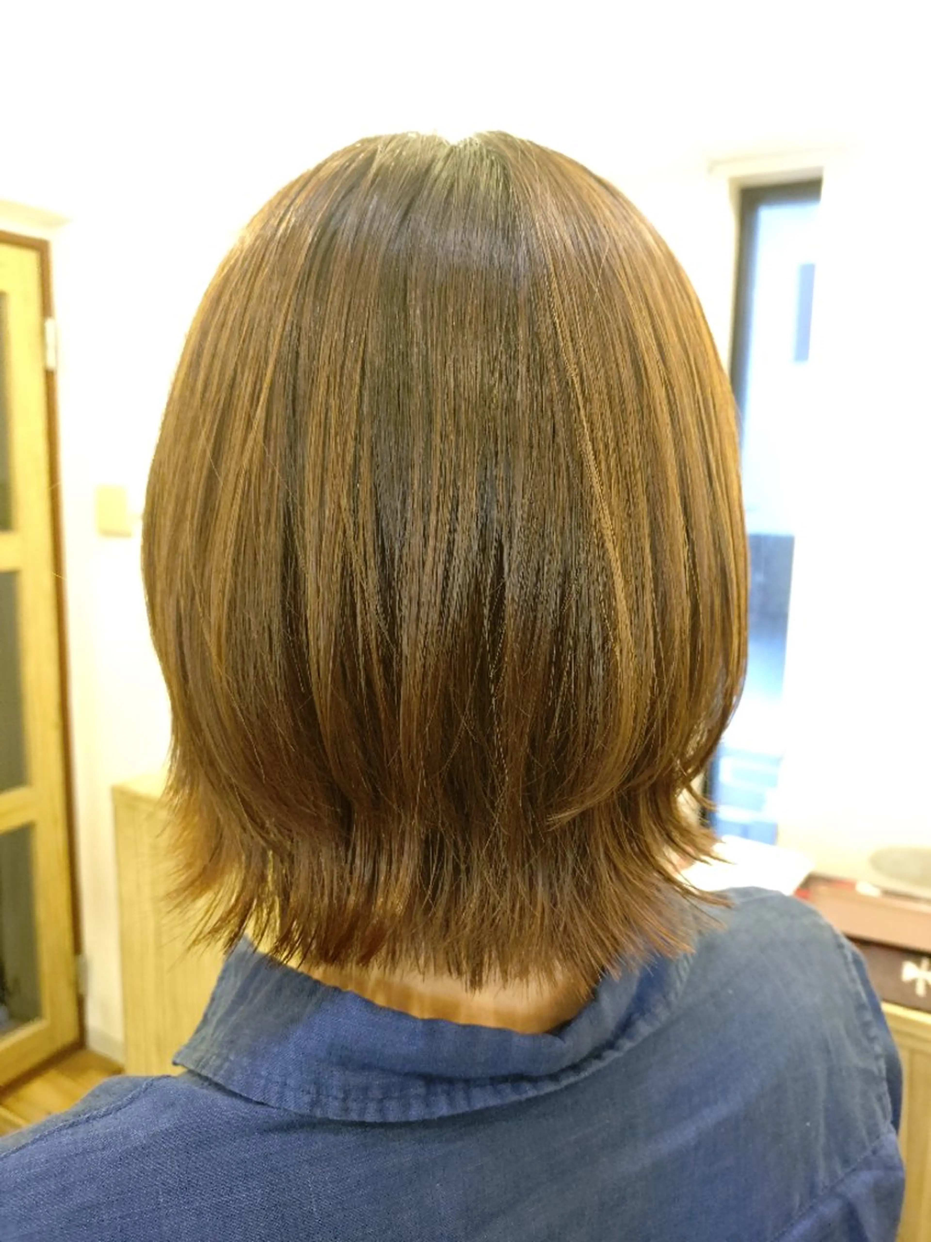 ミディアム 切りっぱなしボブ ボブ 外ハネヘア トリートメント カット ヘアカラー トリートメント 👑ボブ艶カラー👑 代表🍀岡崎武のヘアスタイル