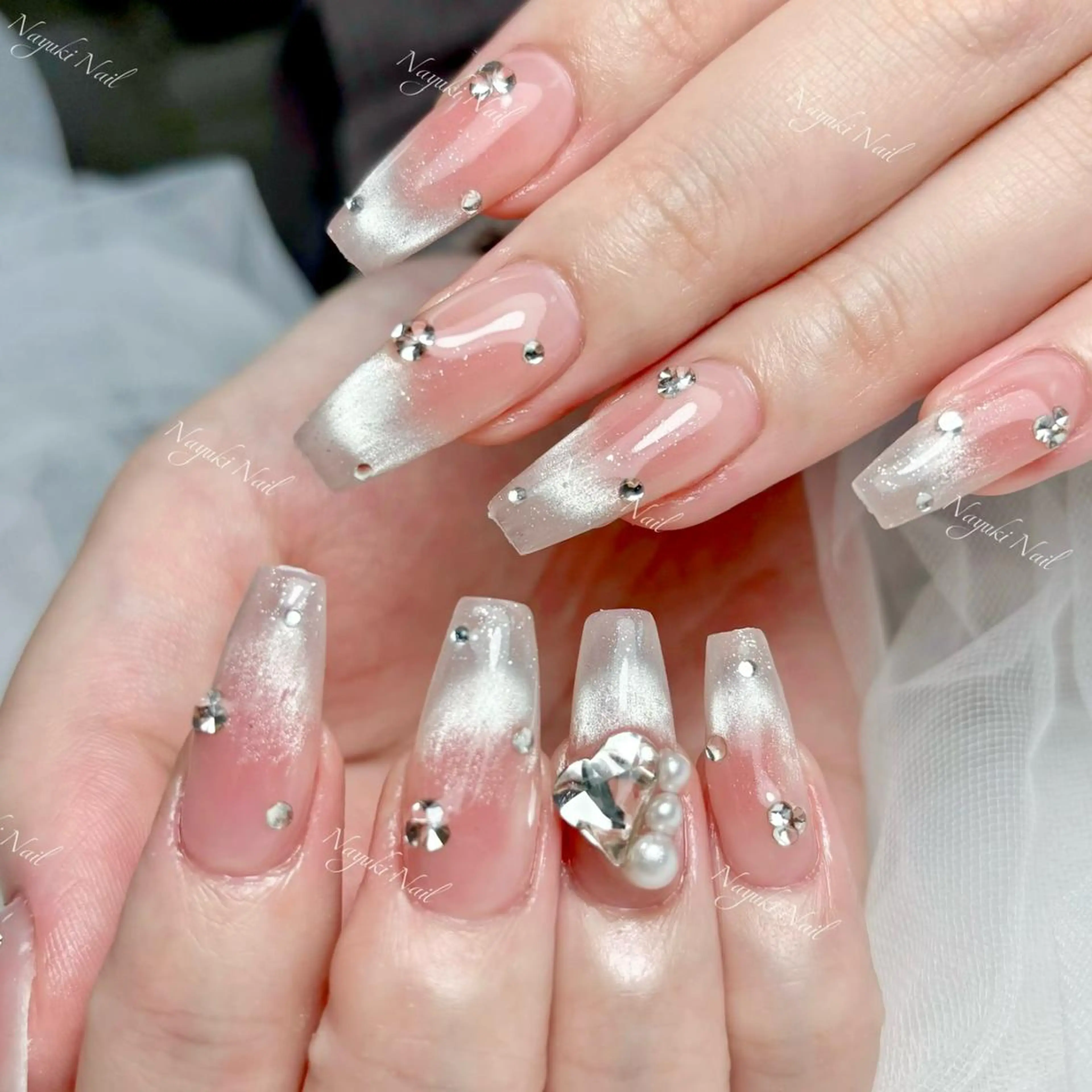 ネイル 🦋 Queenieのネイルデザイン