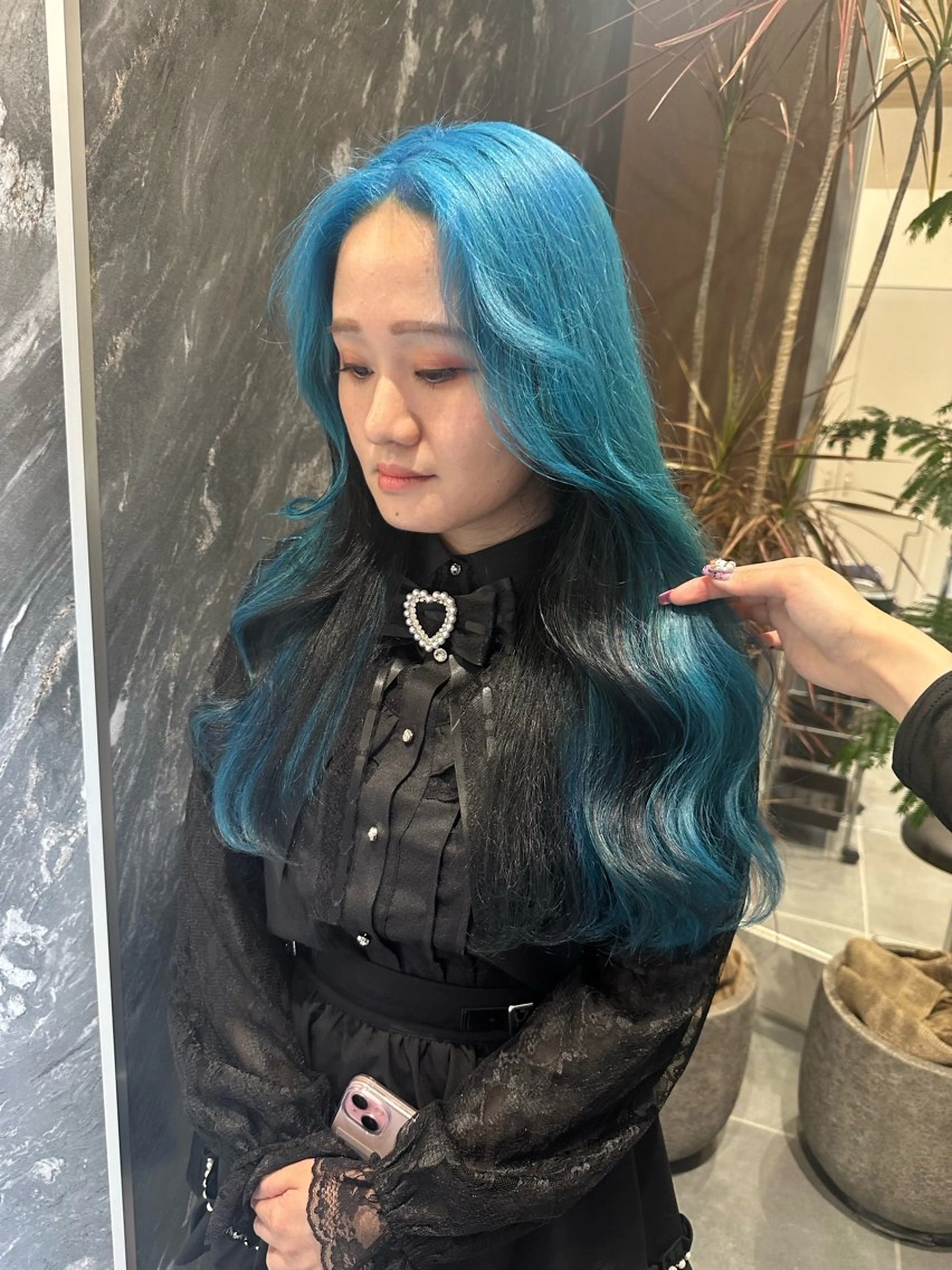 ロング カラー 黒髪 デザインカラー インナーカラー 韓国風ヘア ヘアカラー トリートメント salowin原宿iori所属・💋ハイトーンデザイ ンヘア💋A'nyuのヘアスタイル